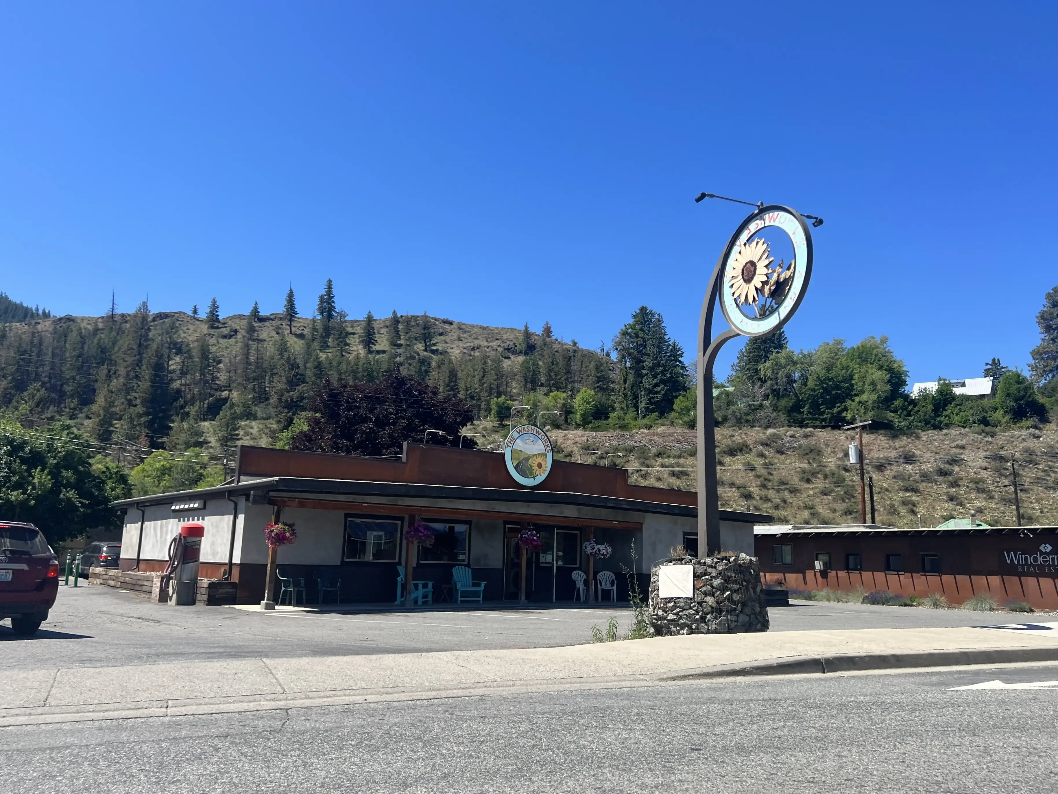 Washworks Showers & Laundry - Image 2