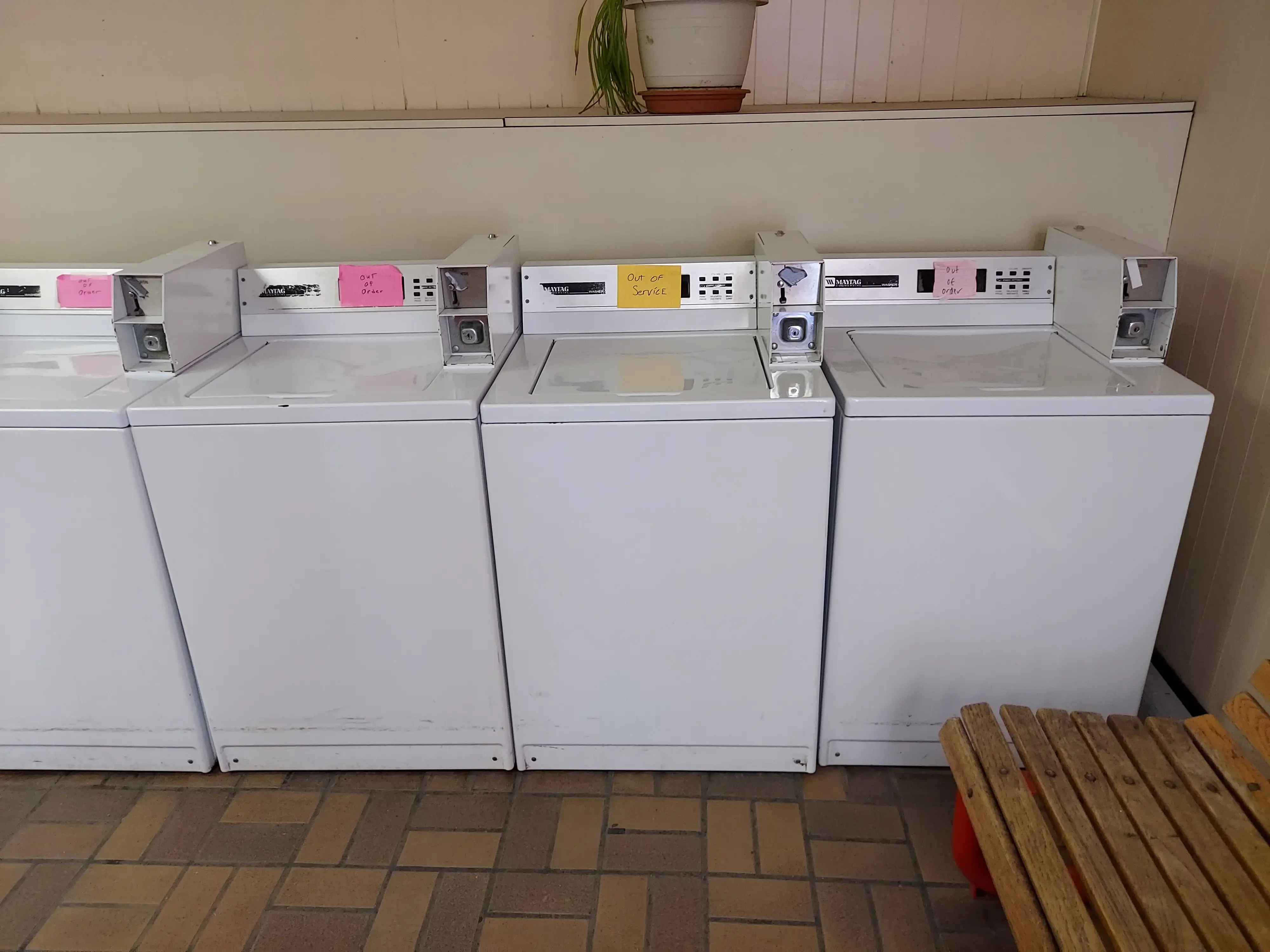 Water Works Coin Laundry - Image 5