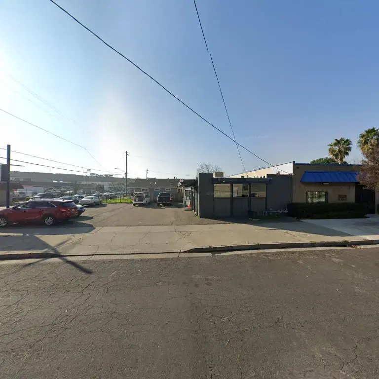 Waterfront Laundromat thumbnail 16
