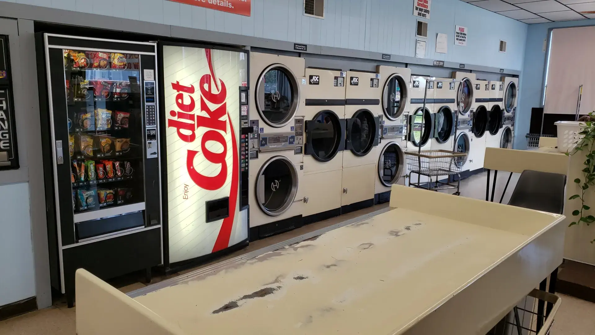 Waterloo Laundry Depot - Image 15