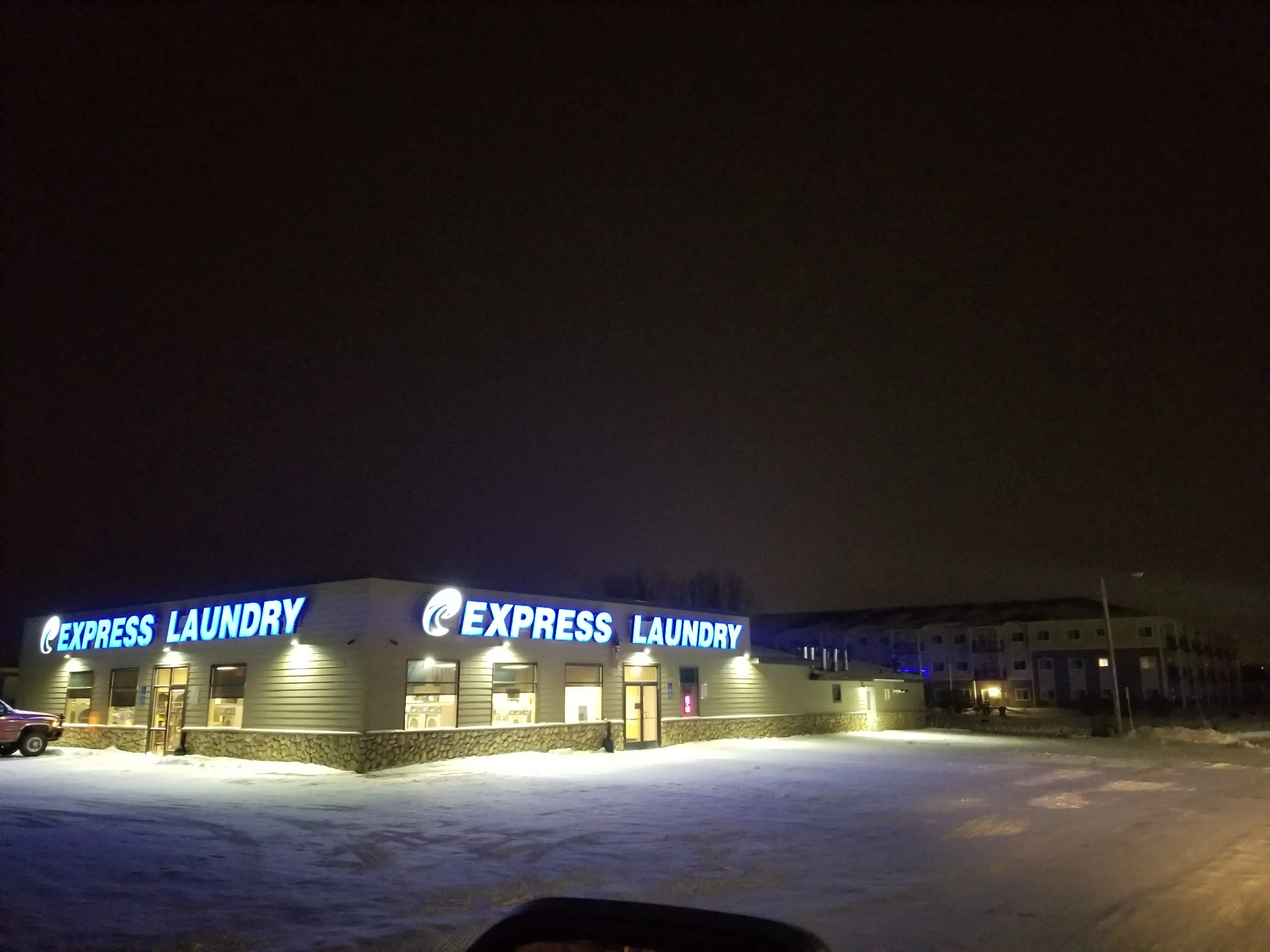 Watford Express Laundry Center thumbnail 9