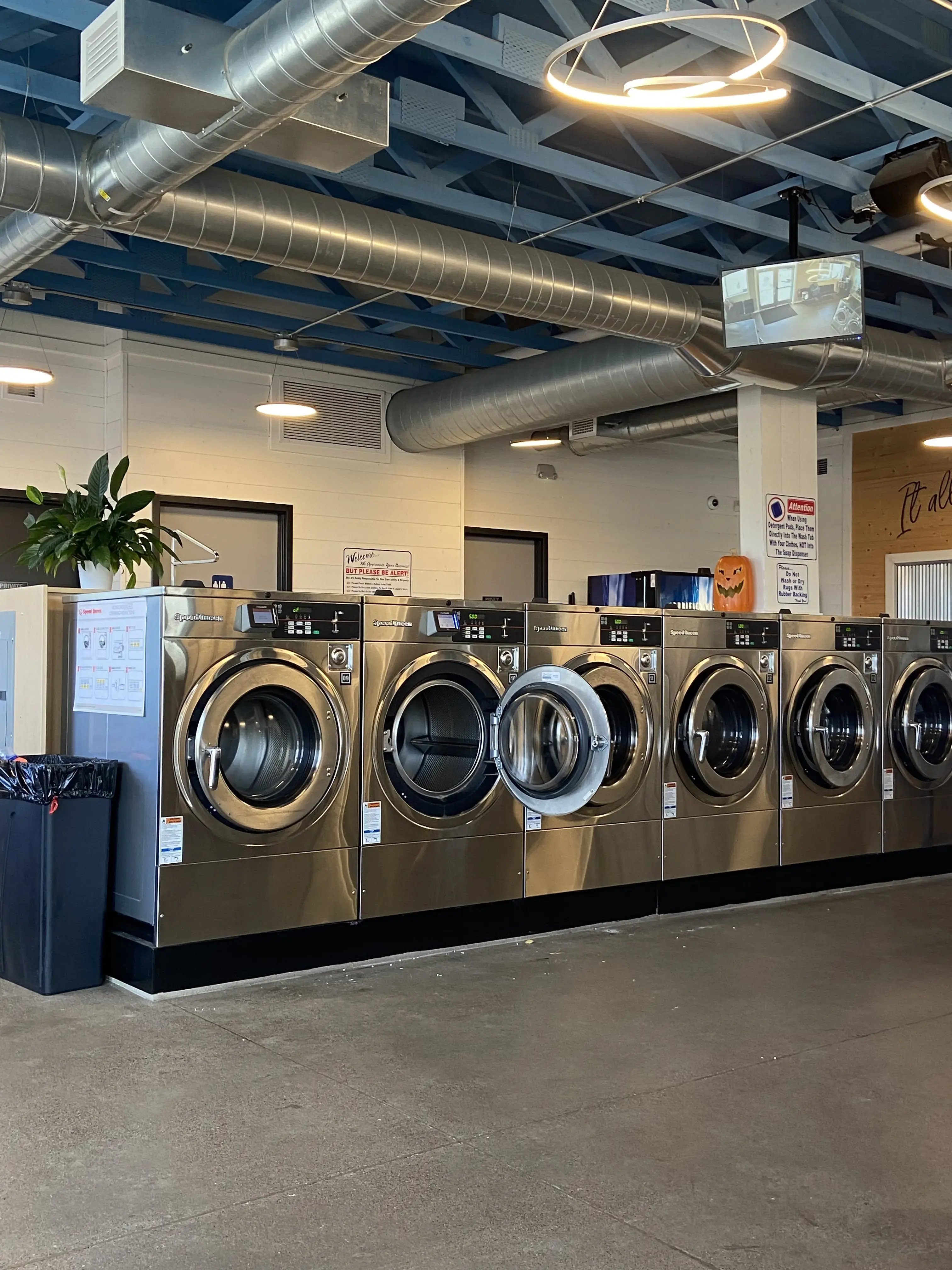 Wave Coin Laundry - Image 15