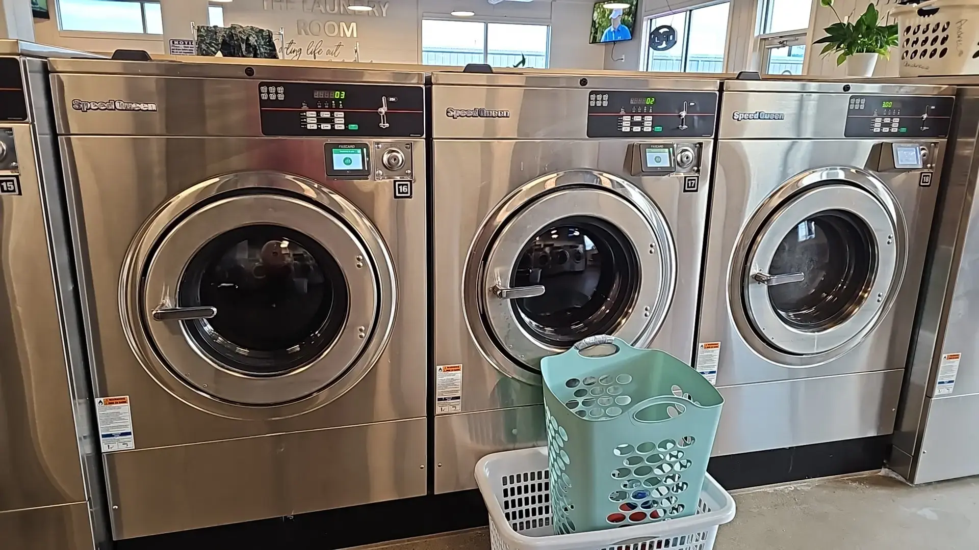 Wave Coin Laundry thumbnail 14