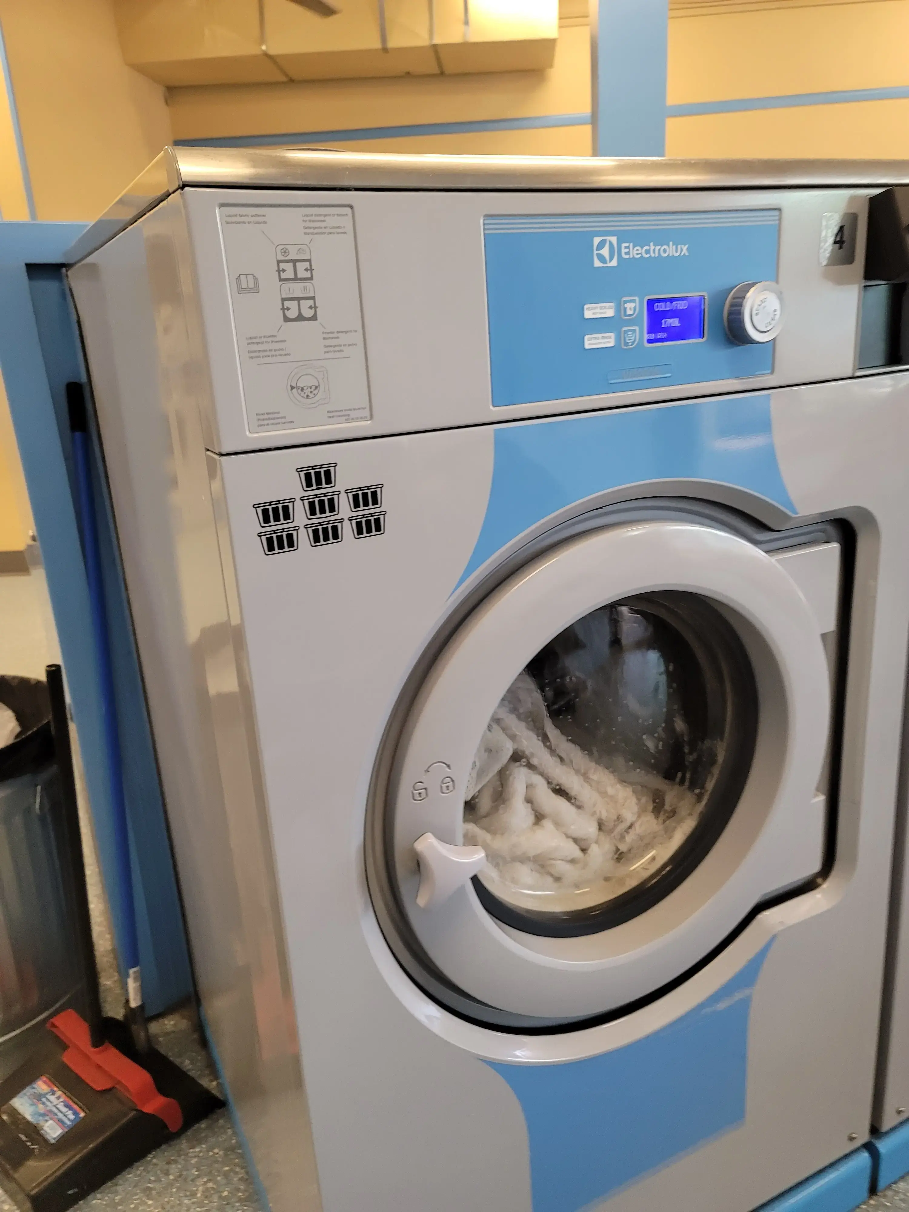 WaveMAX Laundry Arlington TX thumbnail 19