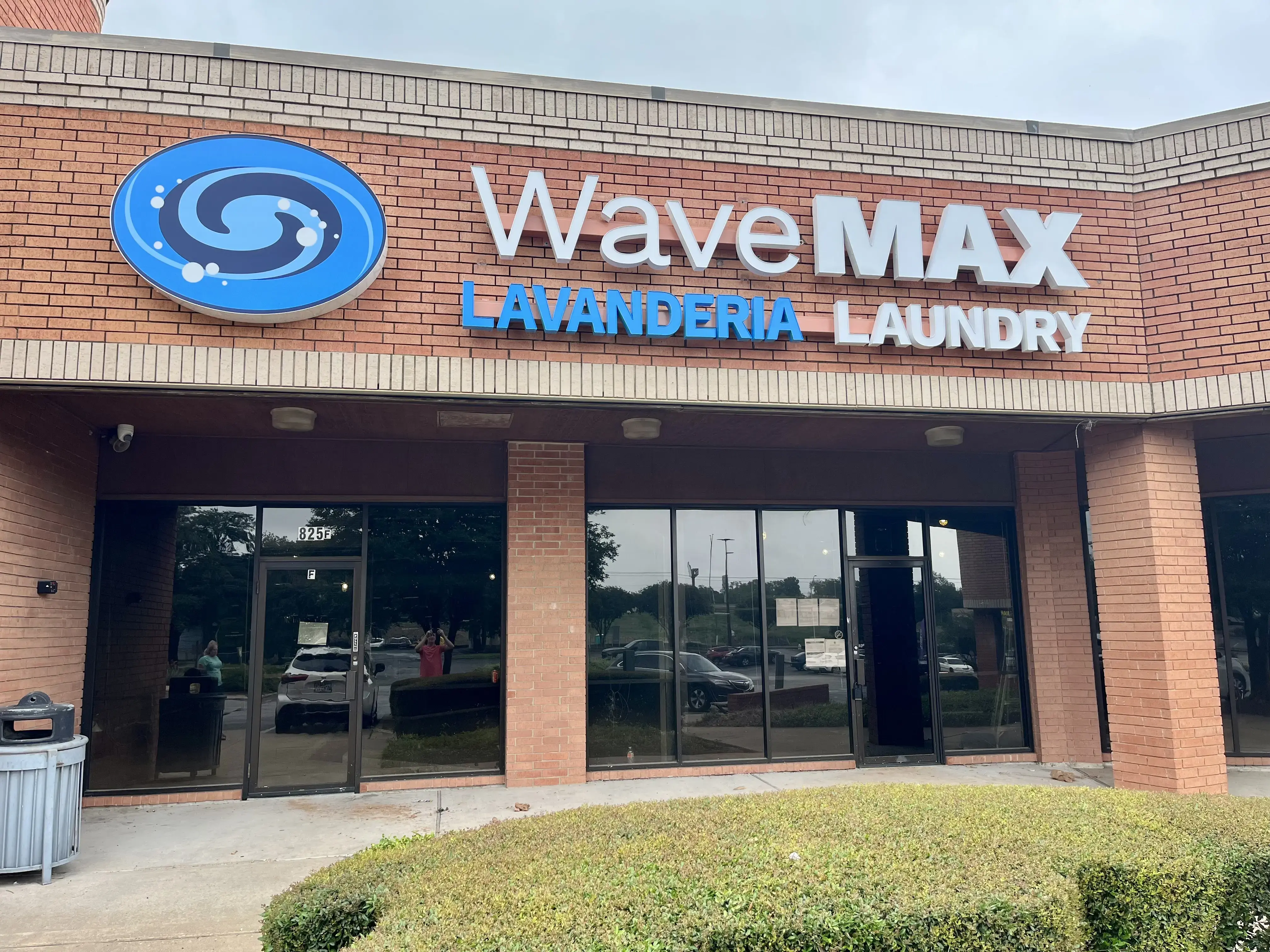 WaveMAX Laundry location