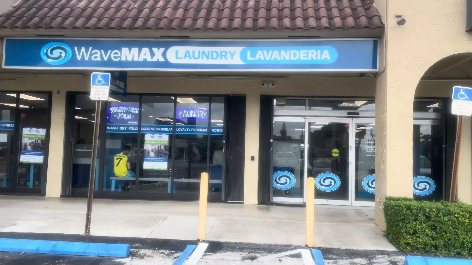 WaveMAX Laundry Hialeah, FL thumbnail 3