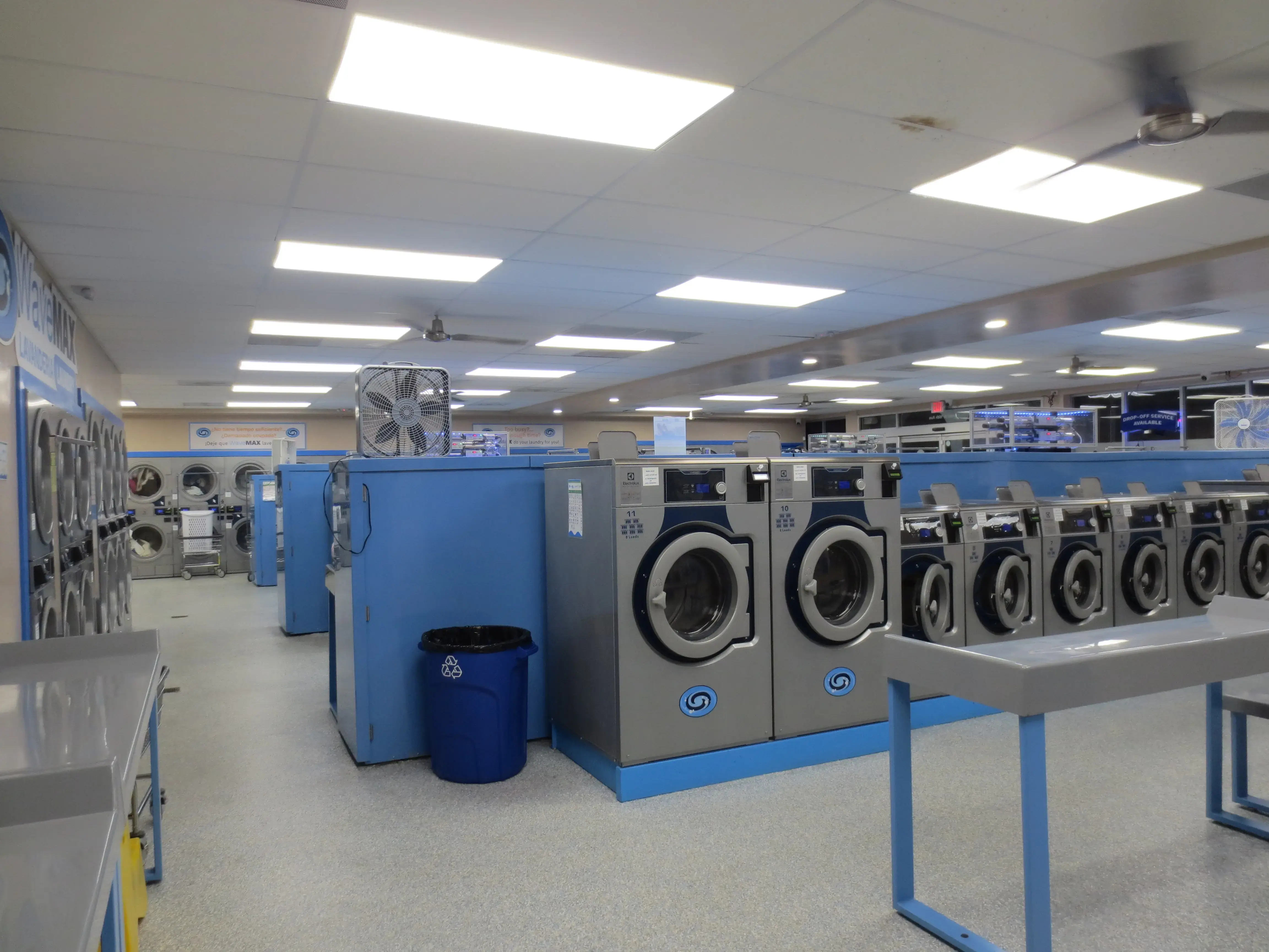WaveMAX Laundry Hialeah, FL location