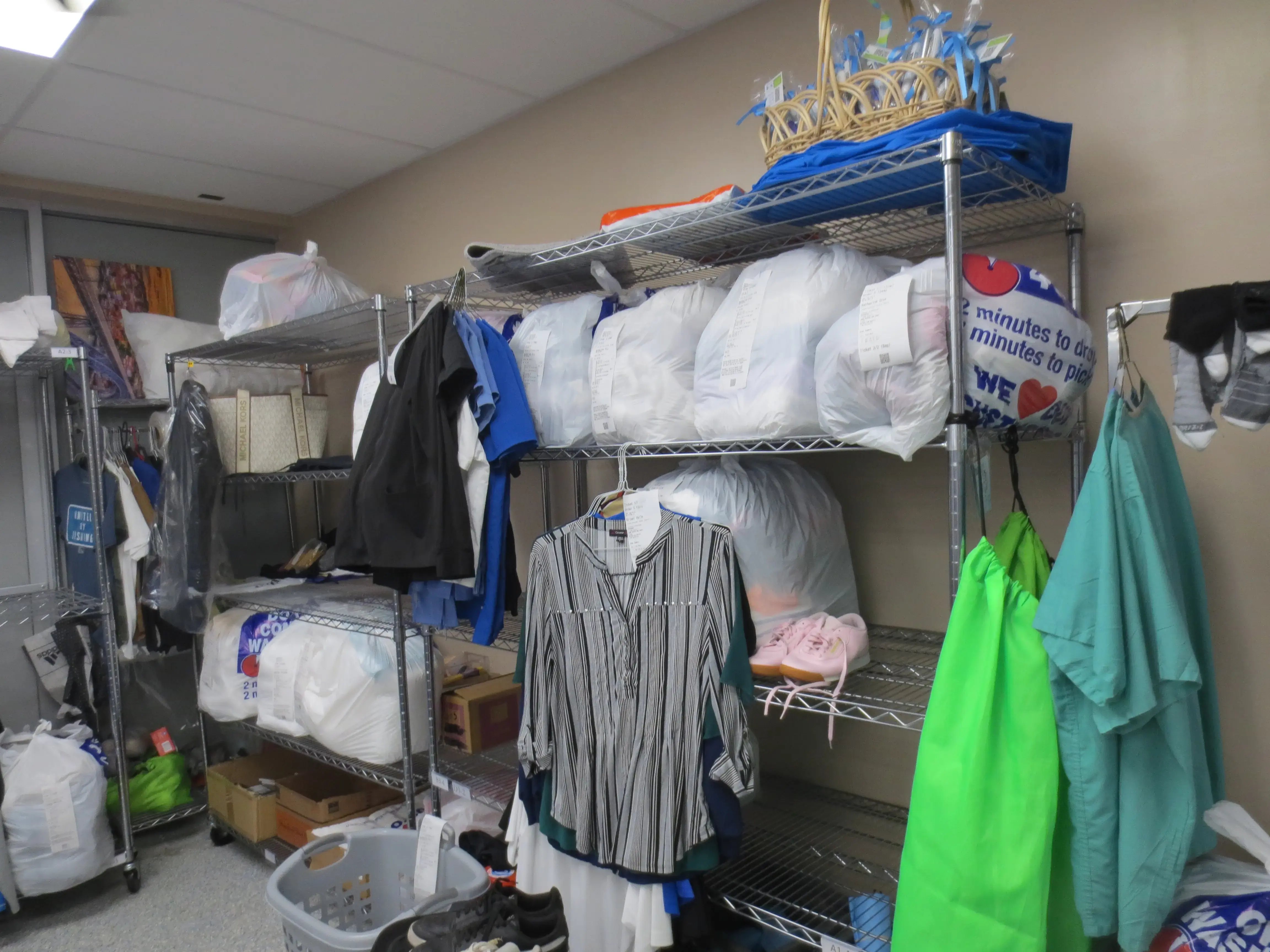 WaveMAX Laundry Hialeah, FL thumbnail 9