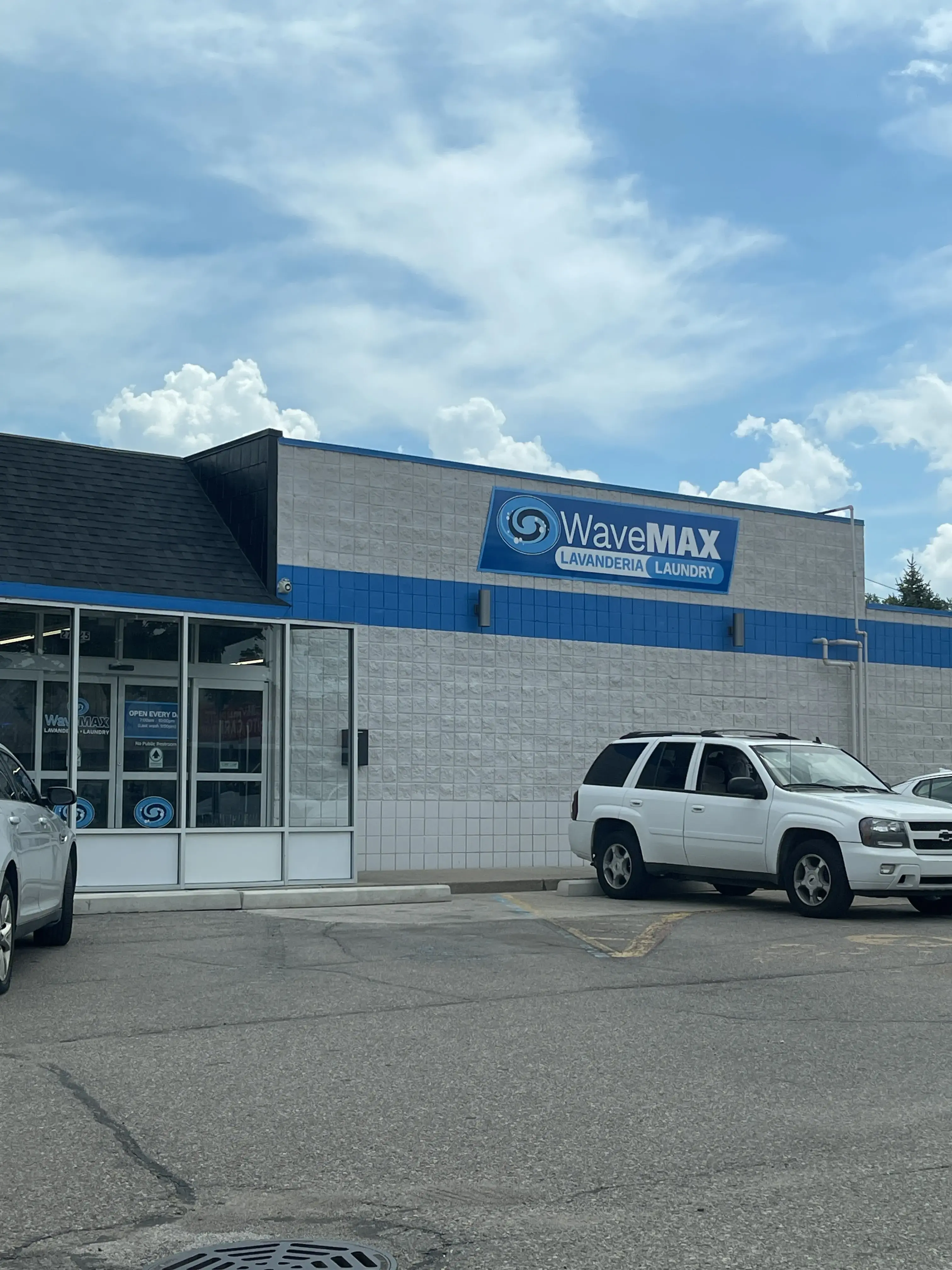 Wavemax Laundry Inkster, MI thumbnail 17