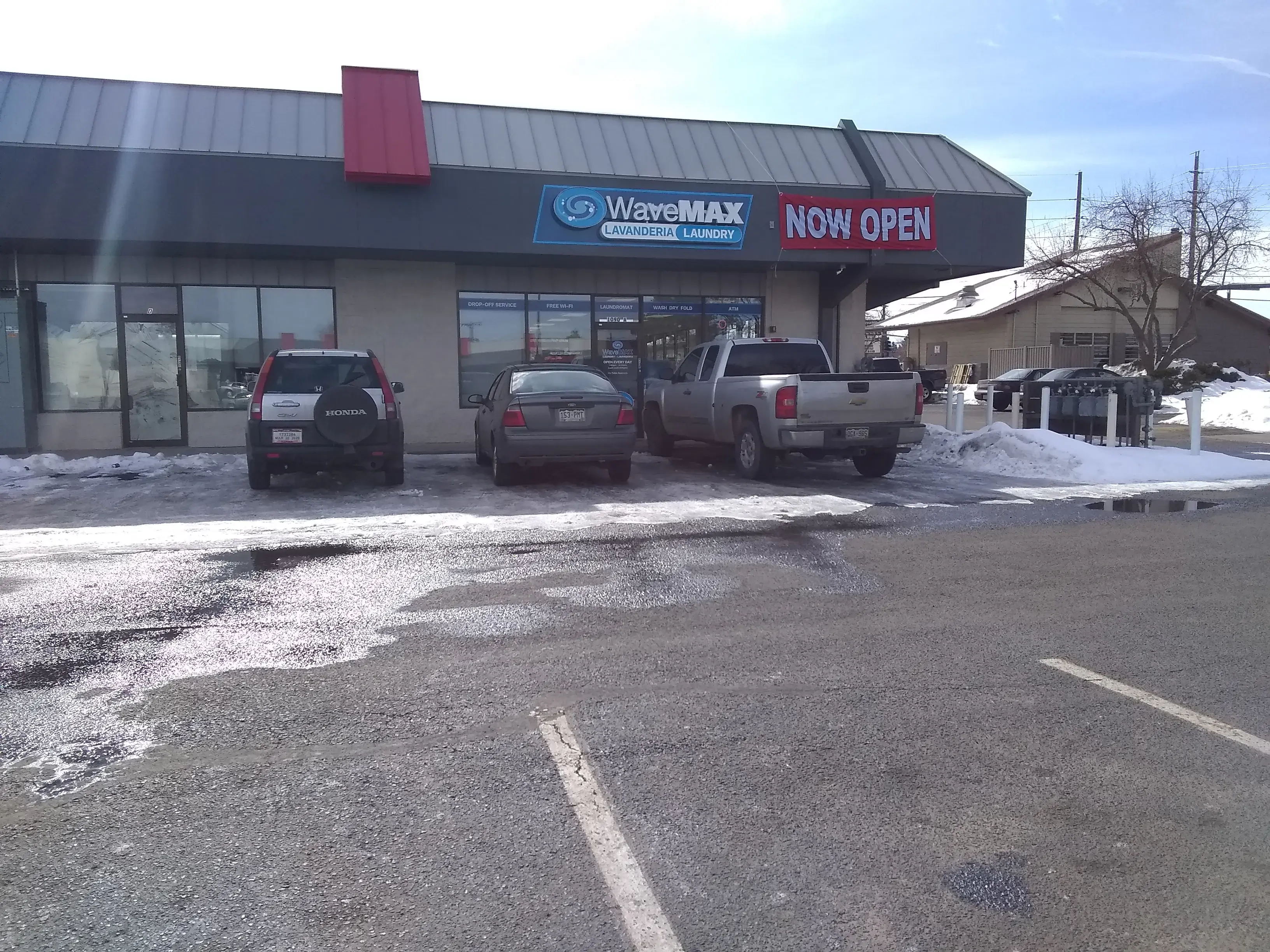 WaveMax Laundry Lakewood thumbnail 6