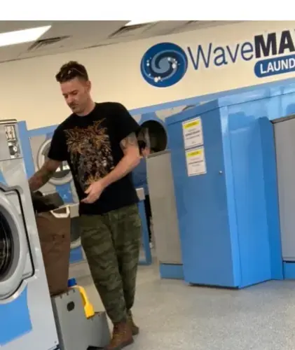 WaveMax Laundry Lakewood thumbnail 8