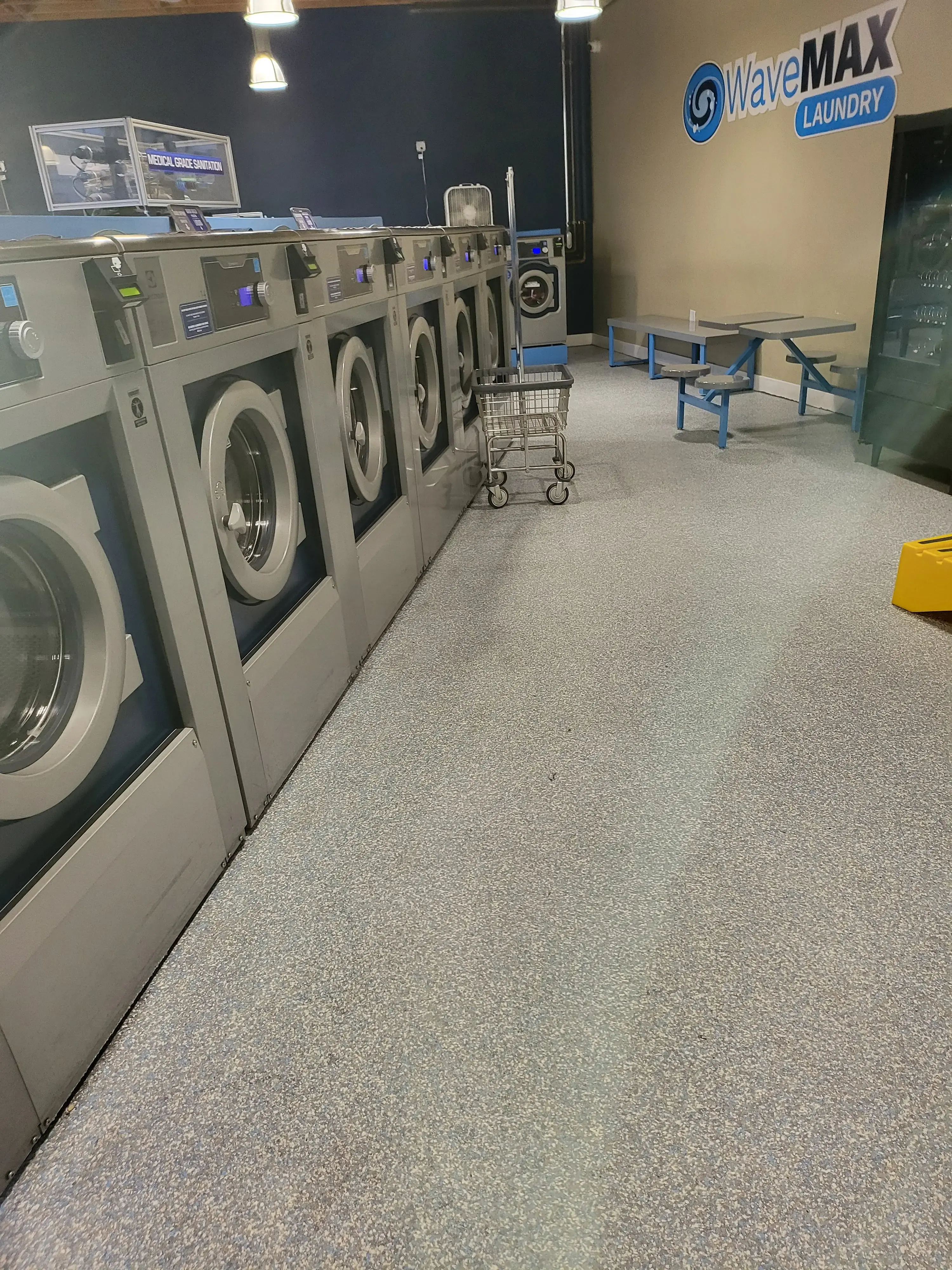 Wavemax Laundry Long Beach, CA location