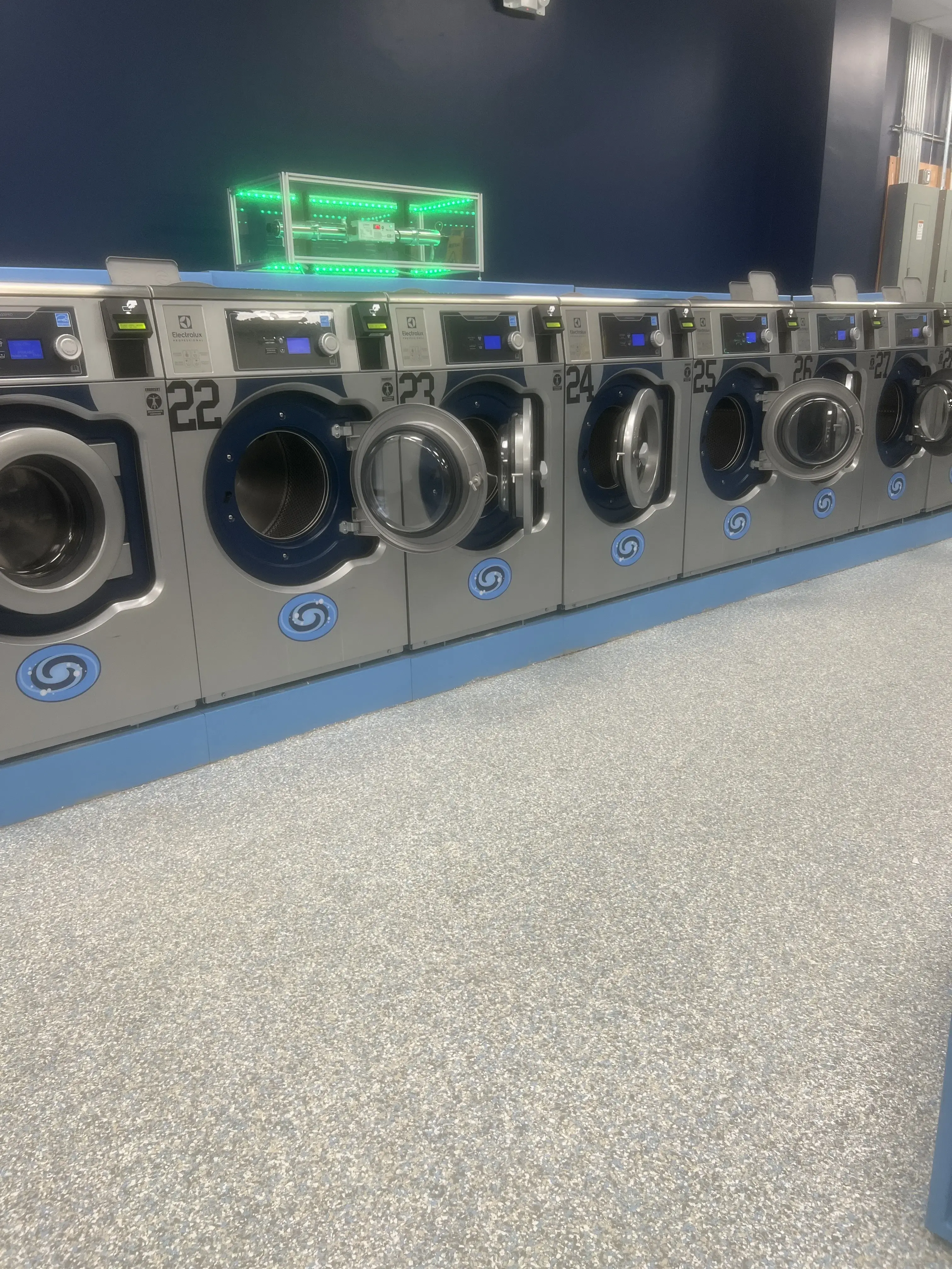 Wavemax Laundry Maple Heights, OH thumbnail 14