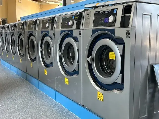 Wavemax Laundry Moreno Valley thumbnail 17