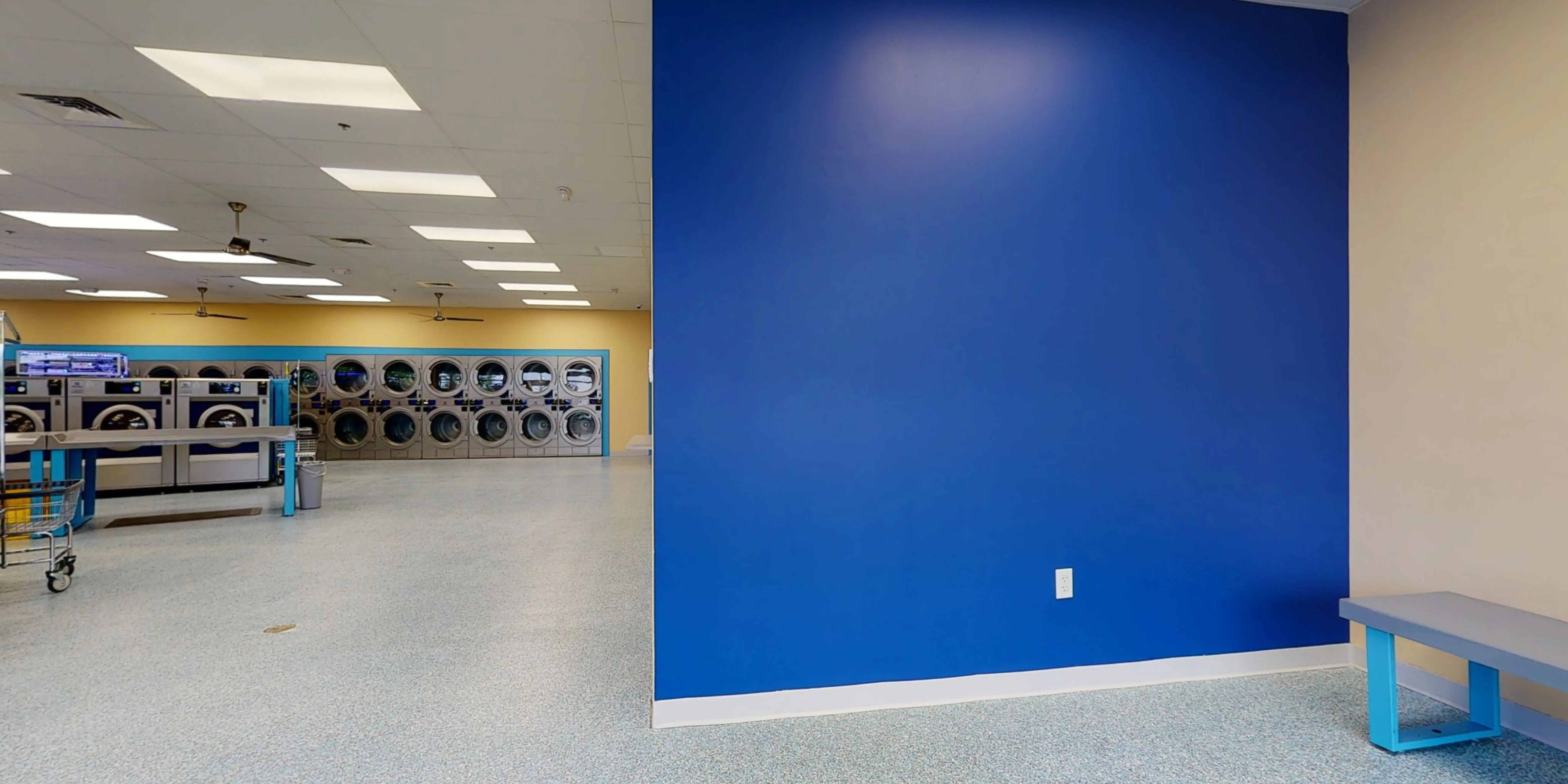 WaveMax Laundry Omaha, NE - Image 6