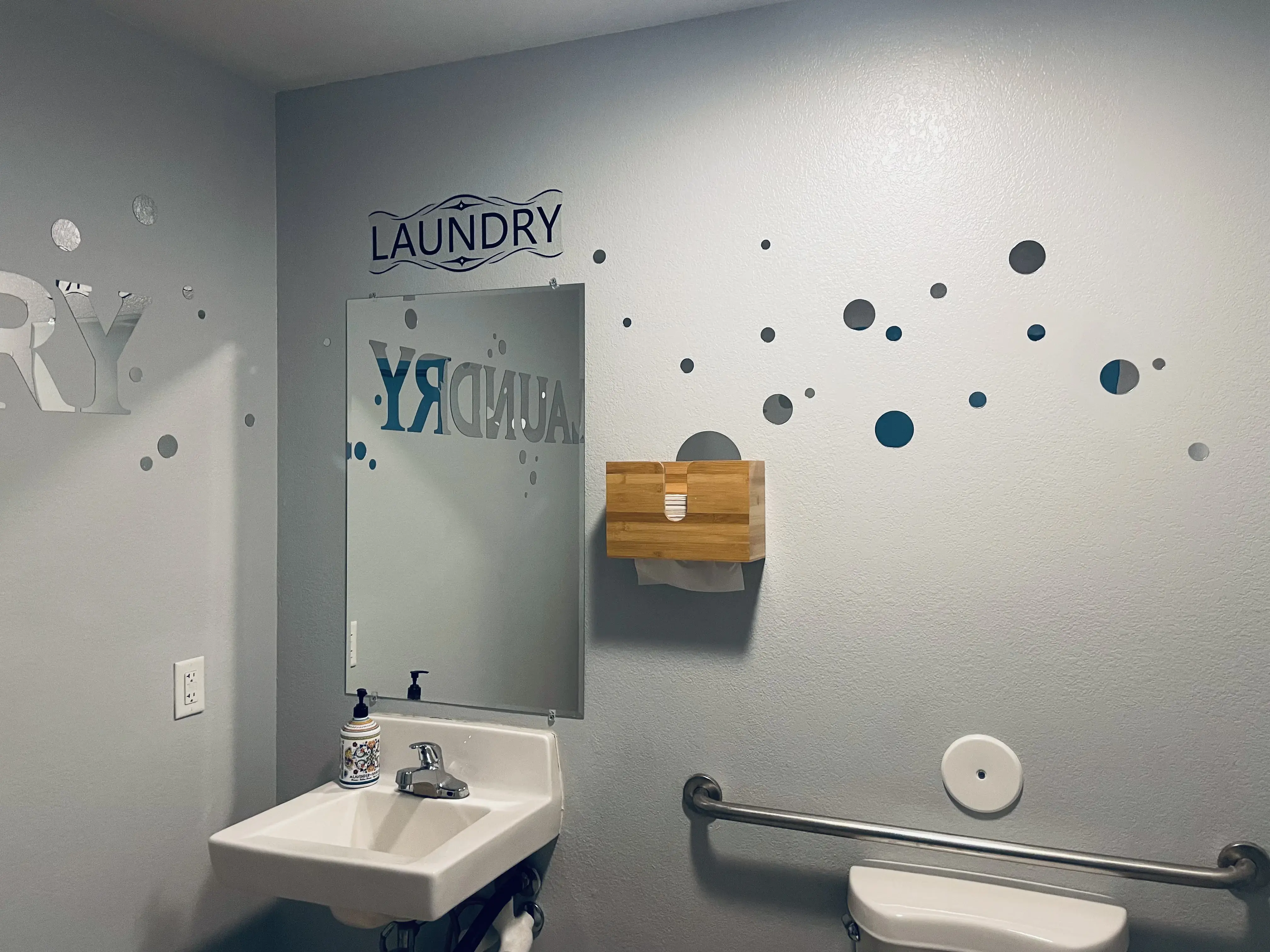 Wavemax Laundry Phoenix, AZ thumbnail 19