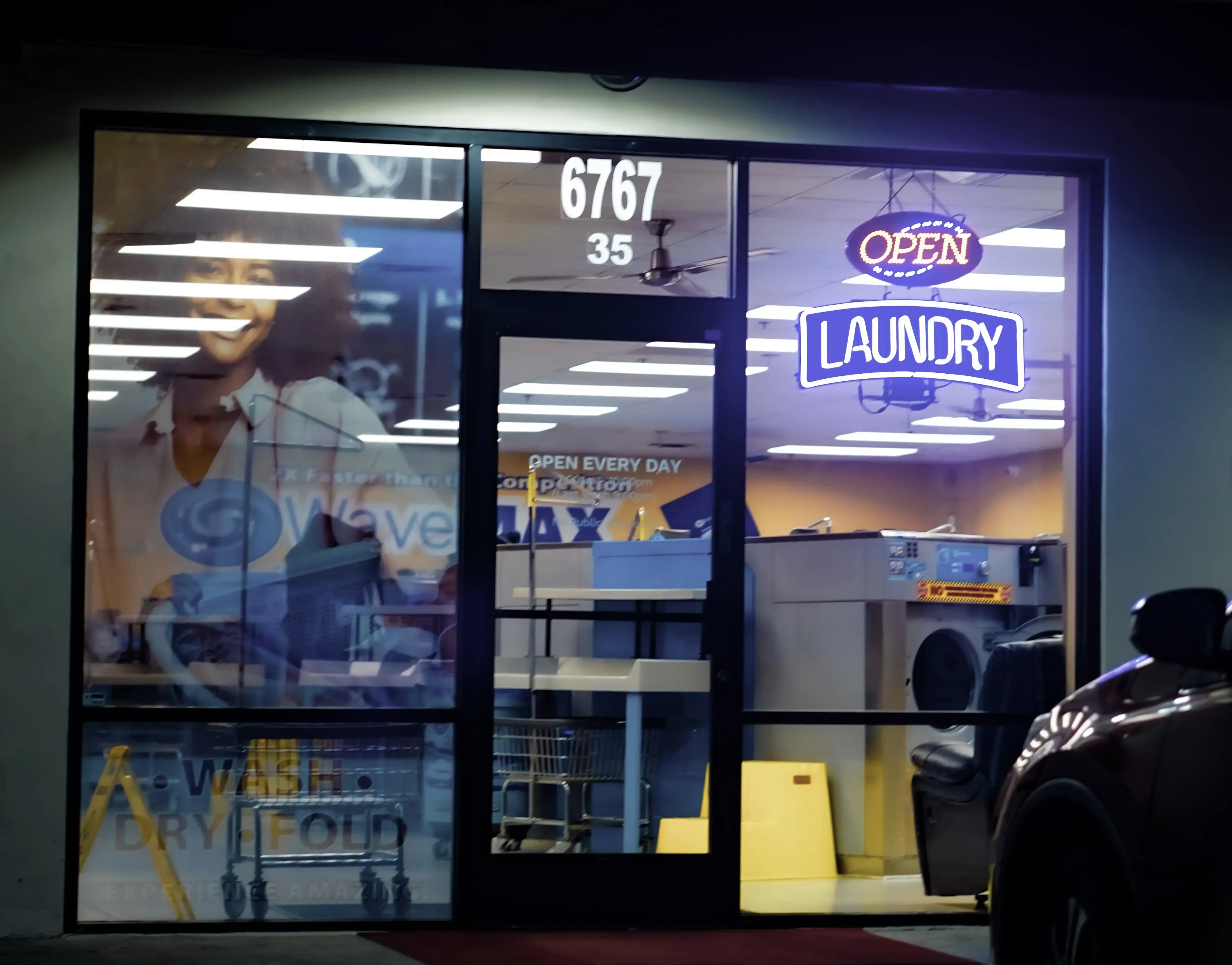 WaveMAX Laundry Phoenix - Image 17