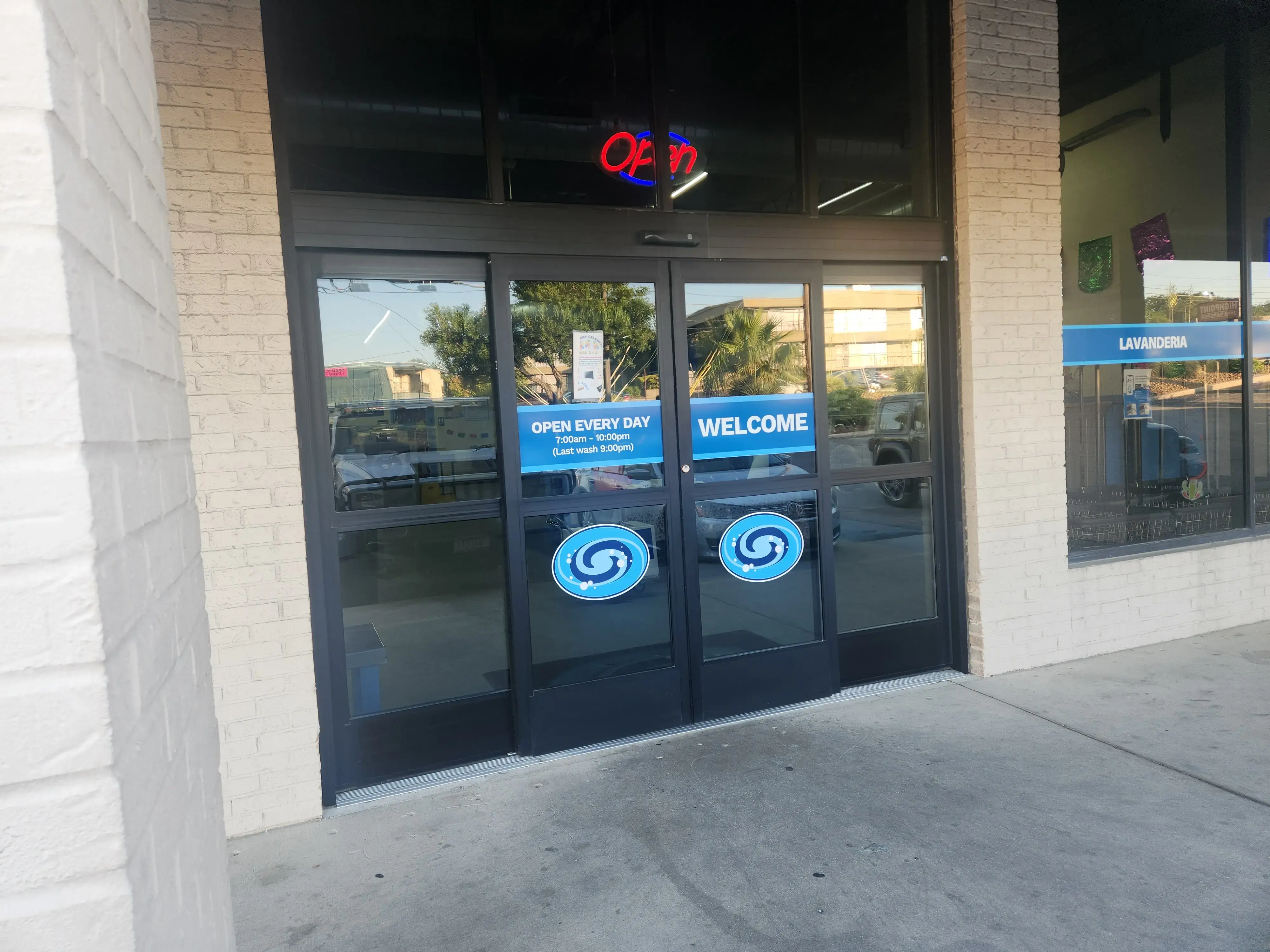 Wavemax Laundry San Antonio, TX - Image 5