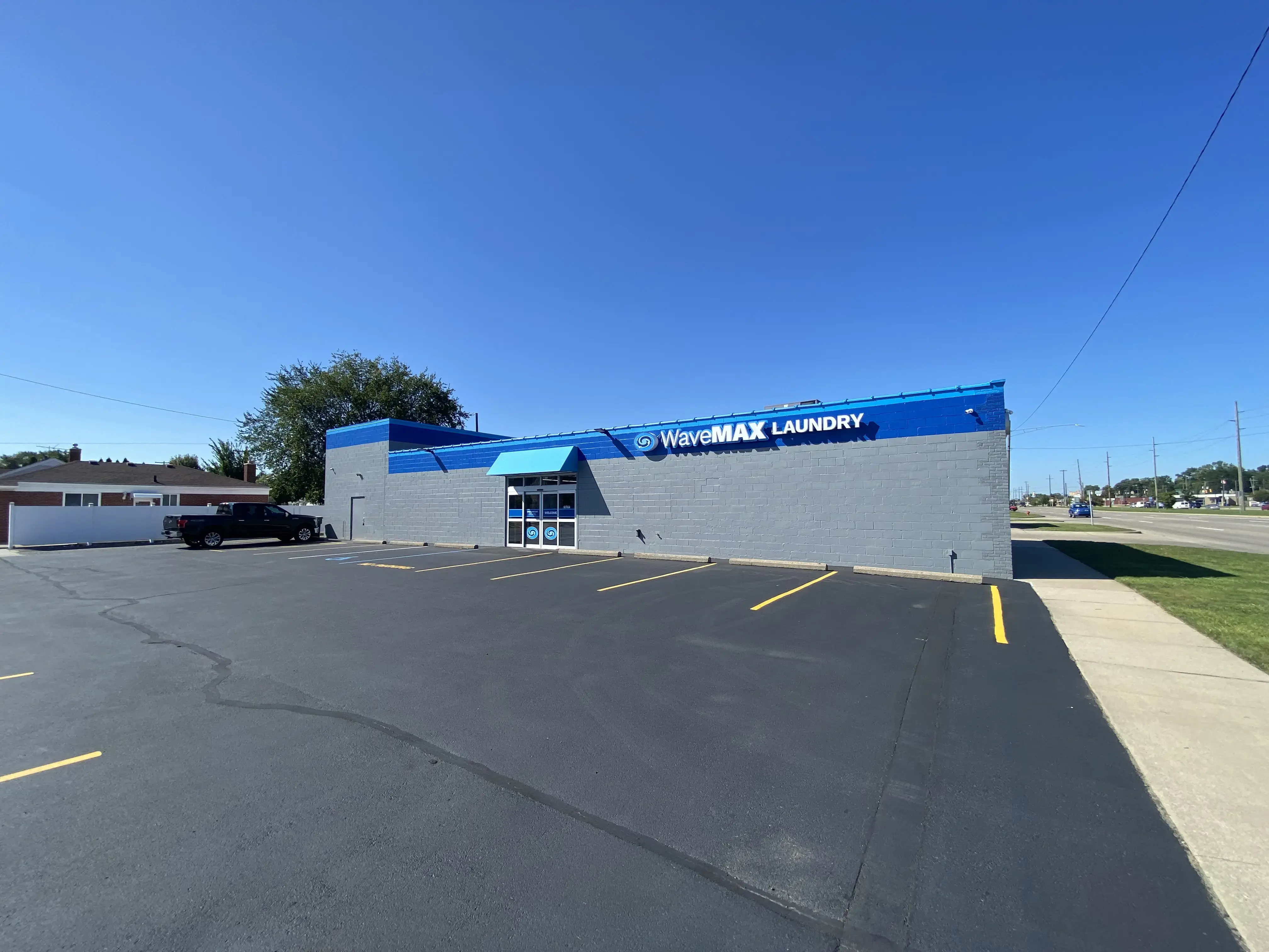 WaveMAX Laundry Southgate, MI - Image 3