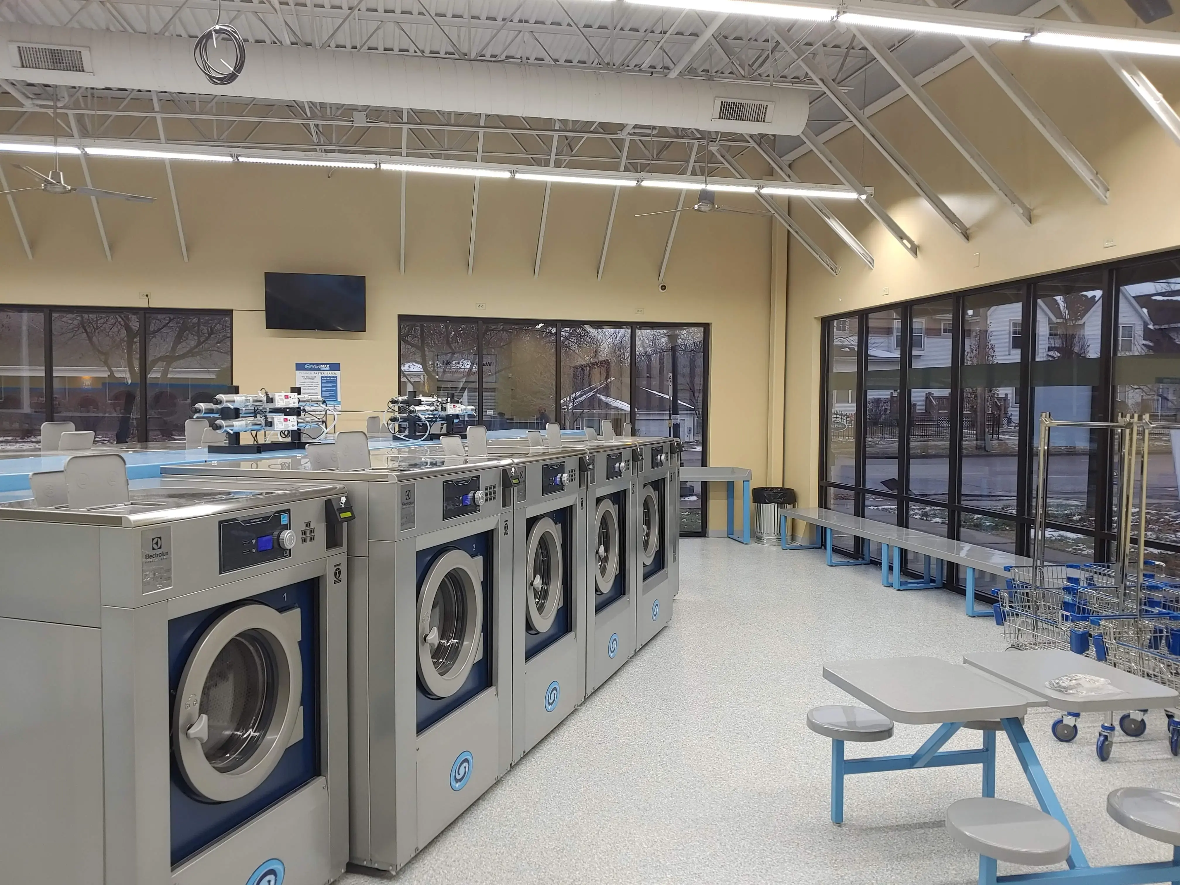 WaveMAX Laundry location