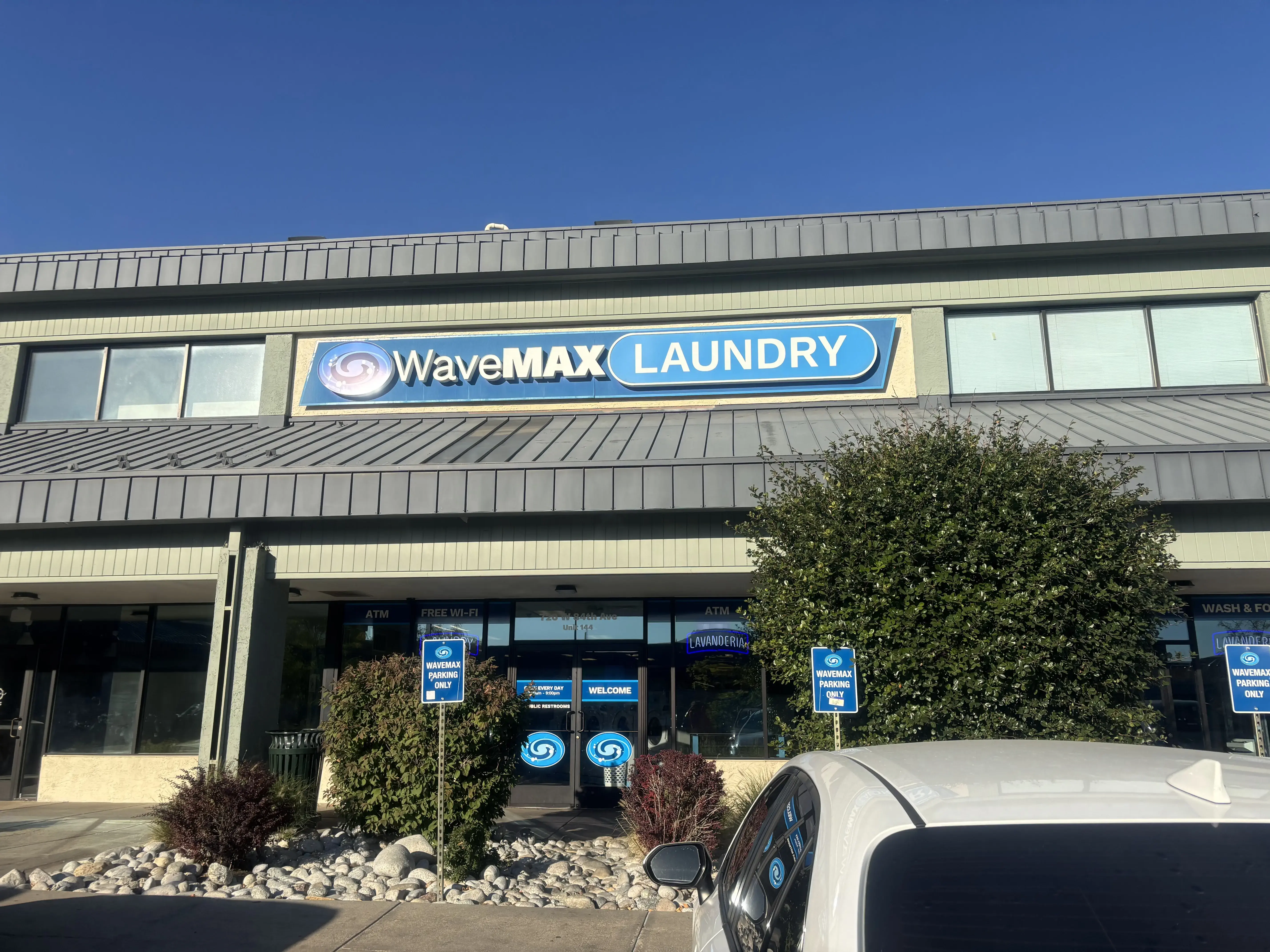WaveMAX Laundry - Image 4