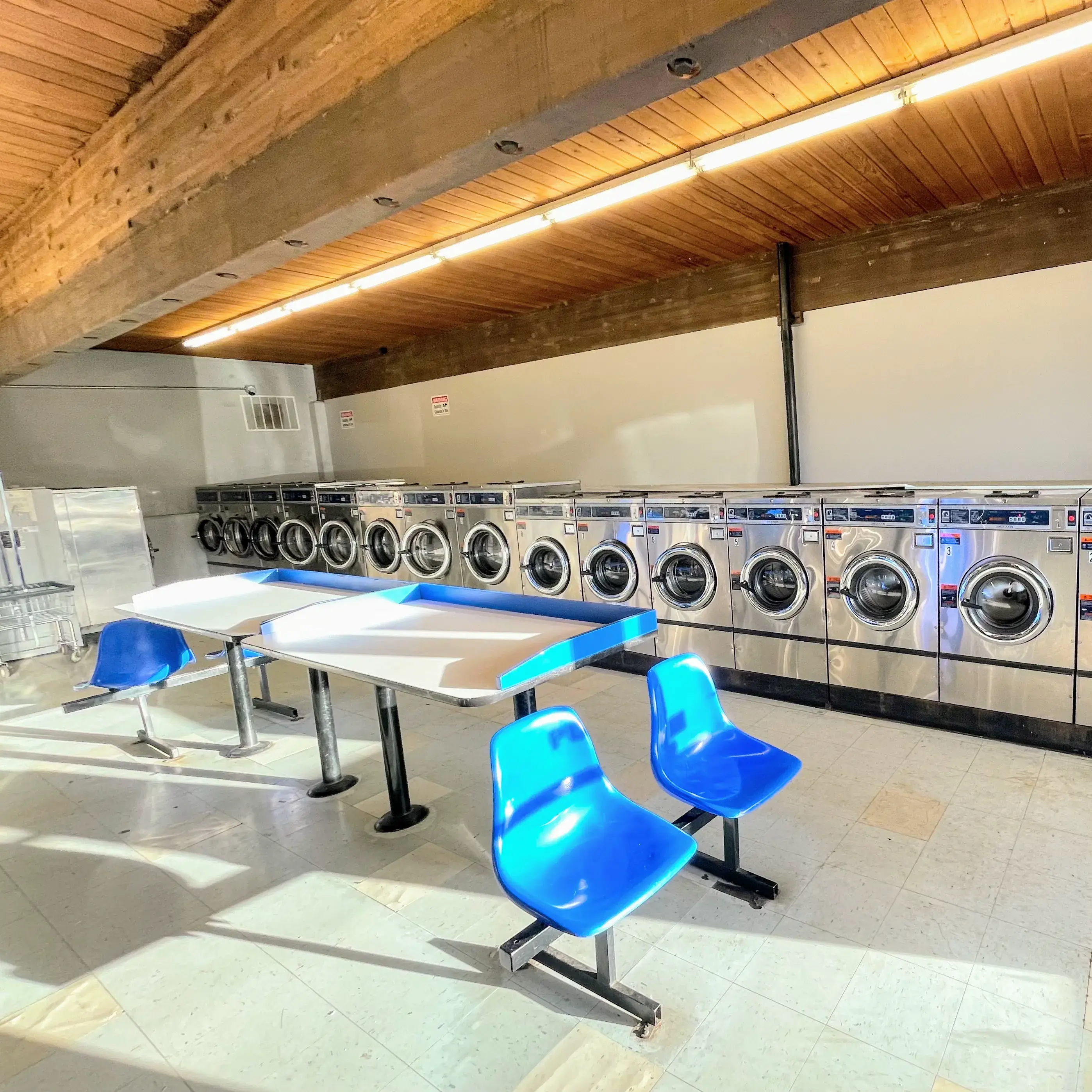 Waves Self-Service Laundry - Image 2