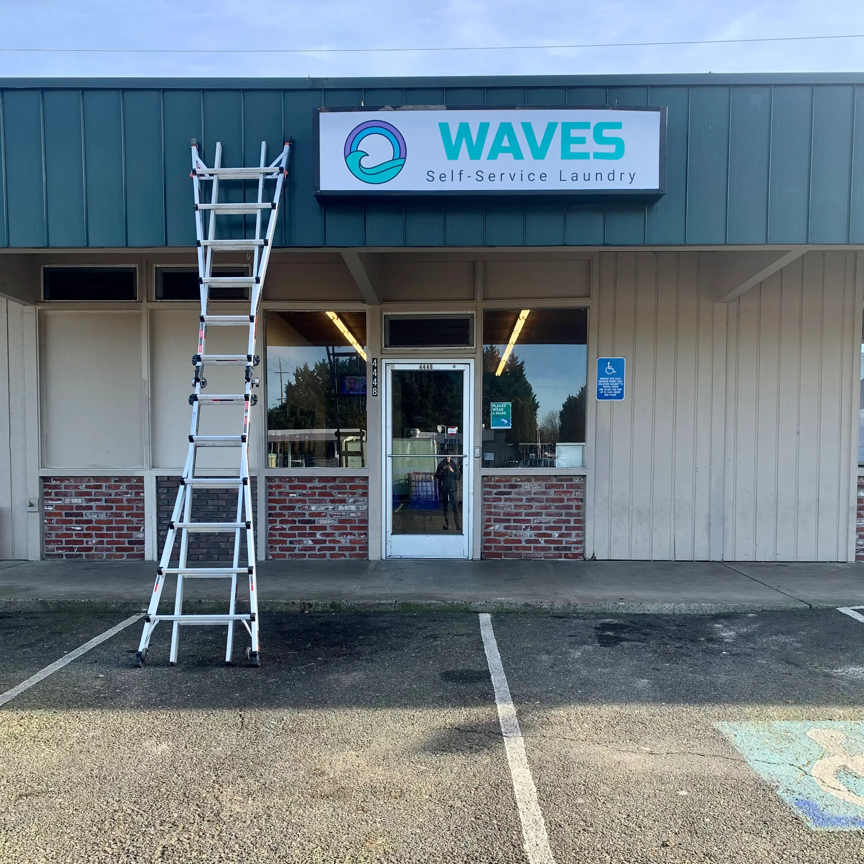 Waves Self-Service Laundry - Image 6