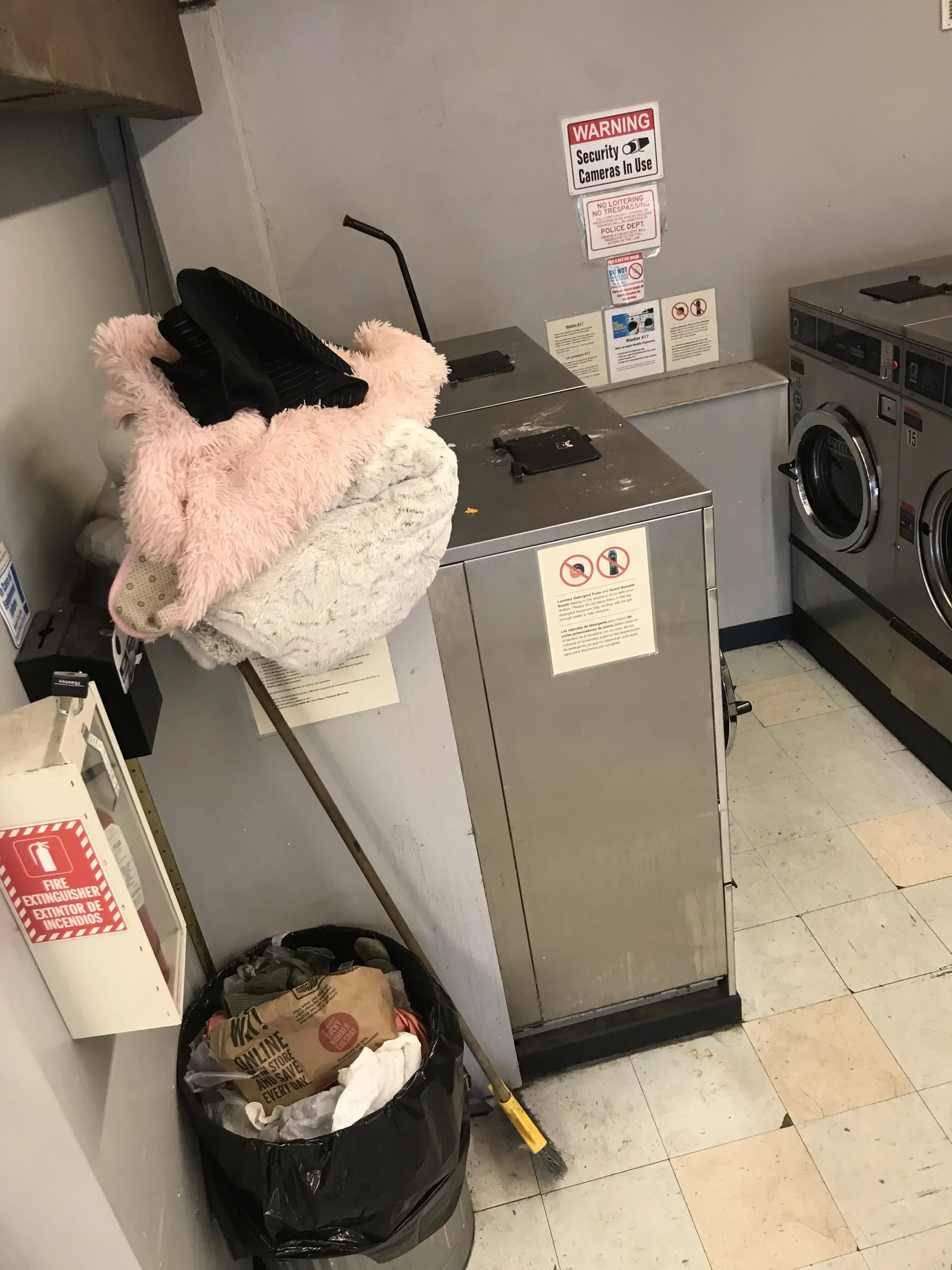 Waves Self-Service Laundry - Image 18