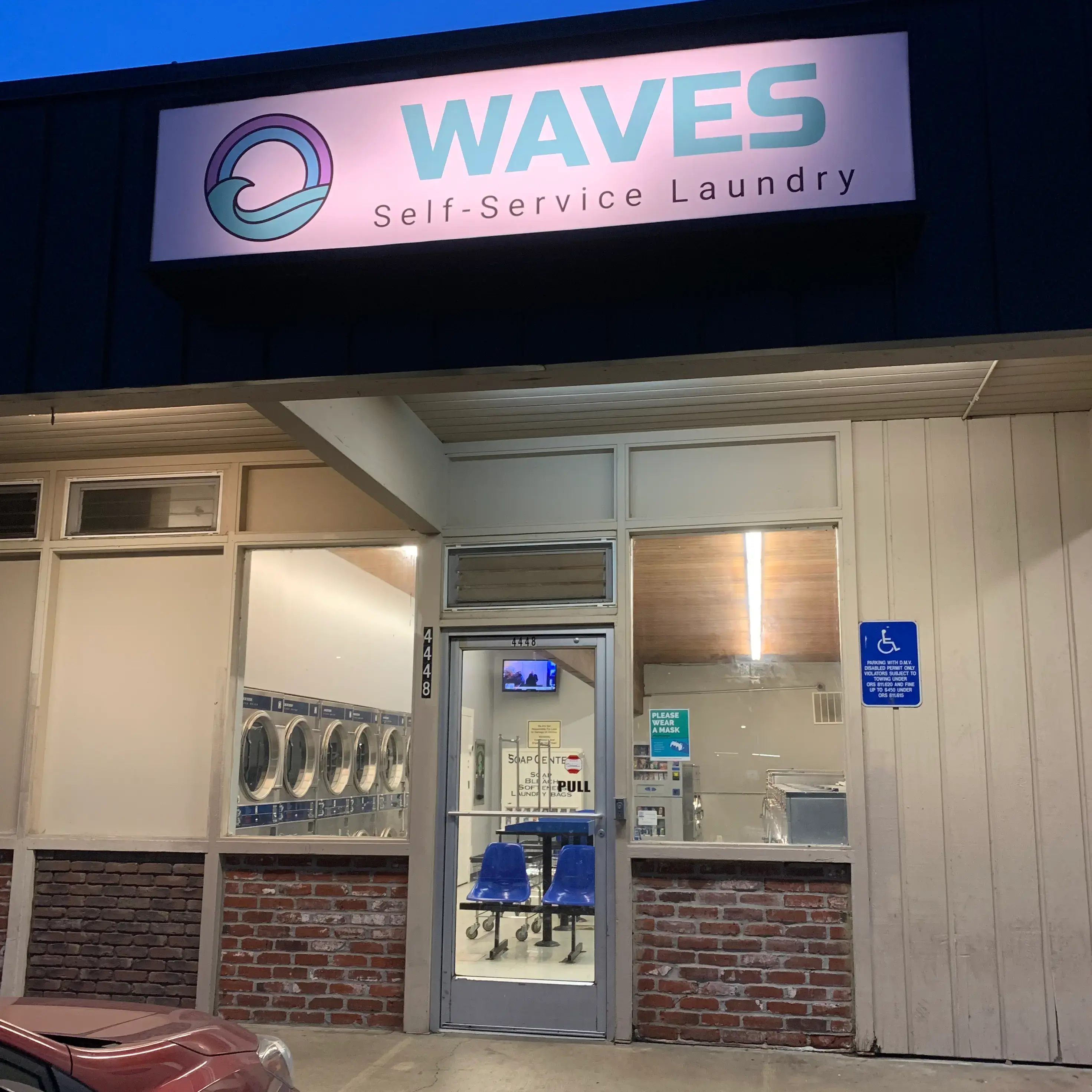 Waves Self-Service Laundry - Image 4