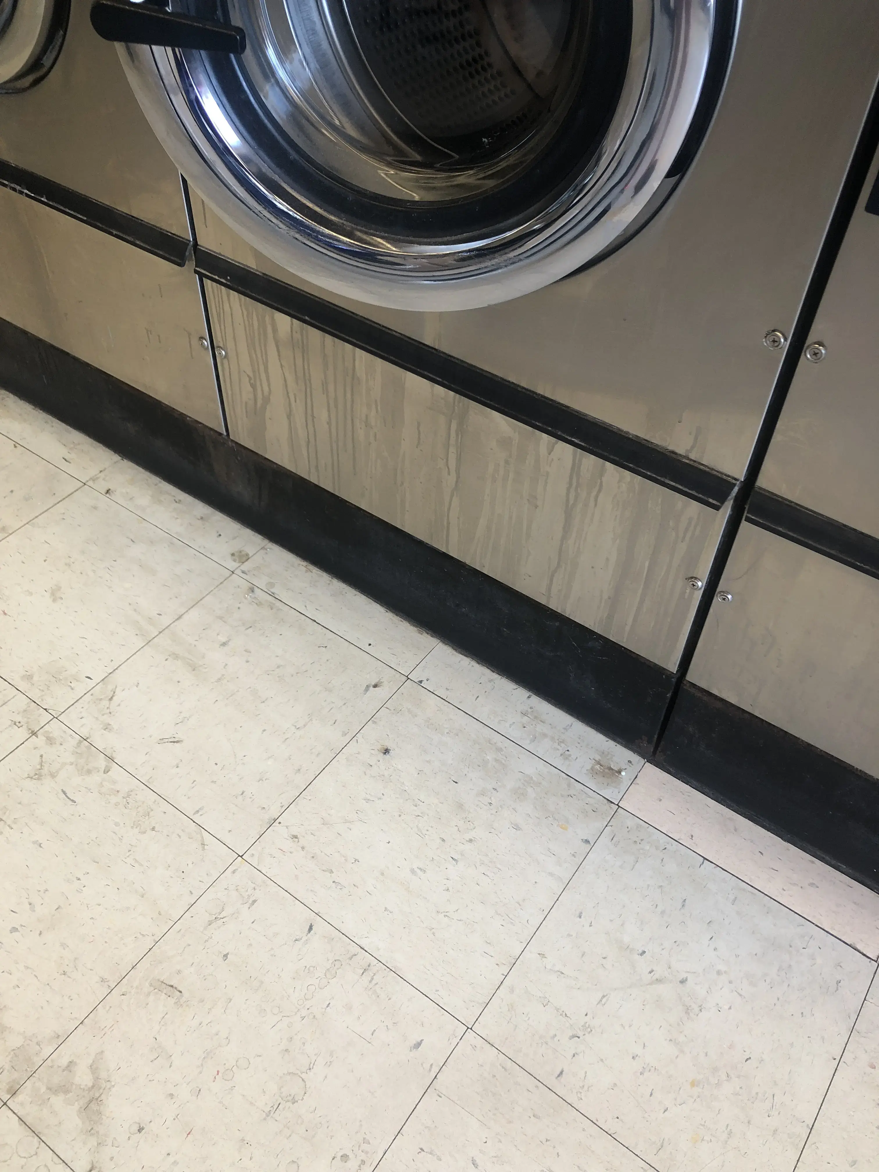 Waves Self-Service Laundry thumbnail 15