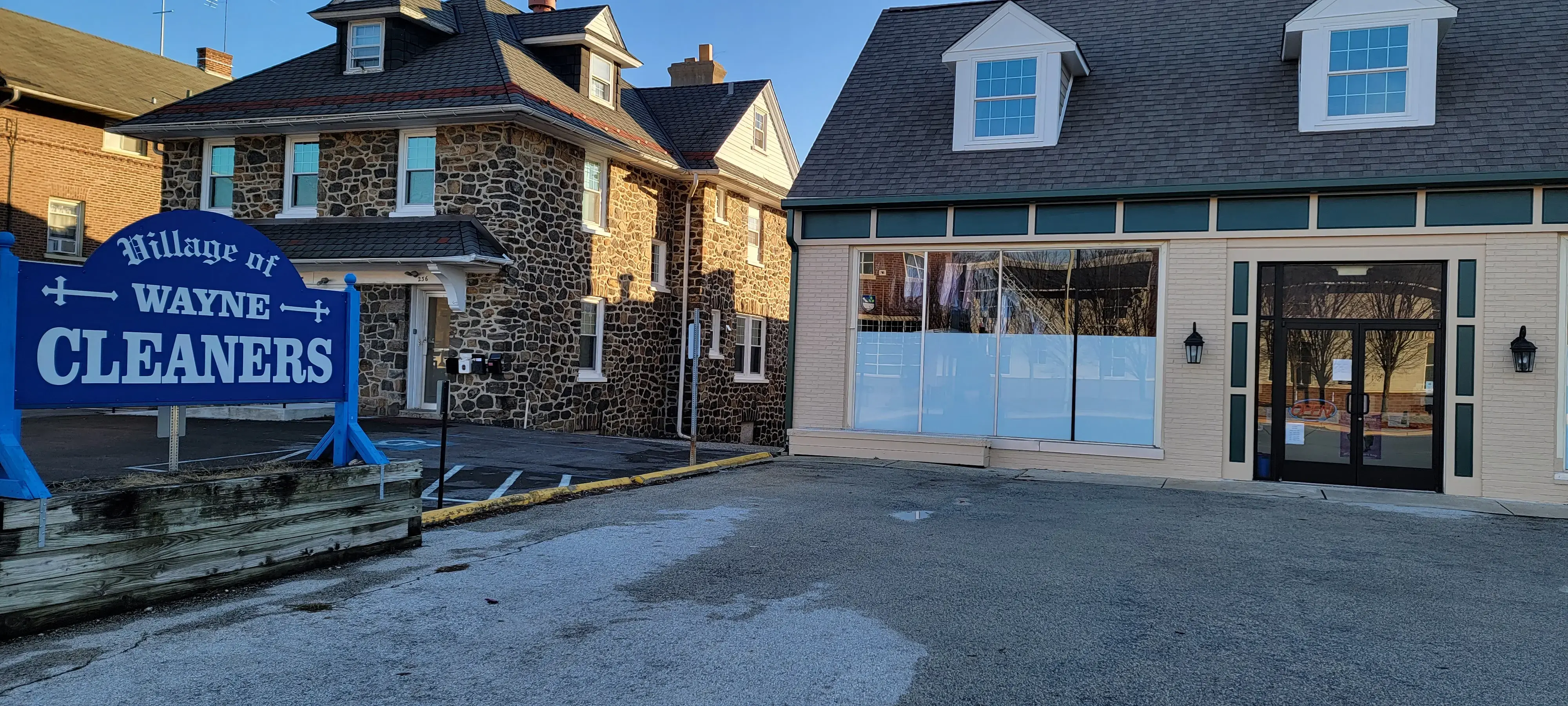 Wayne Cleaners - Image 1