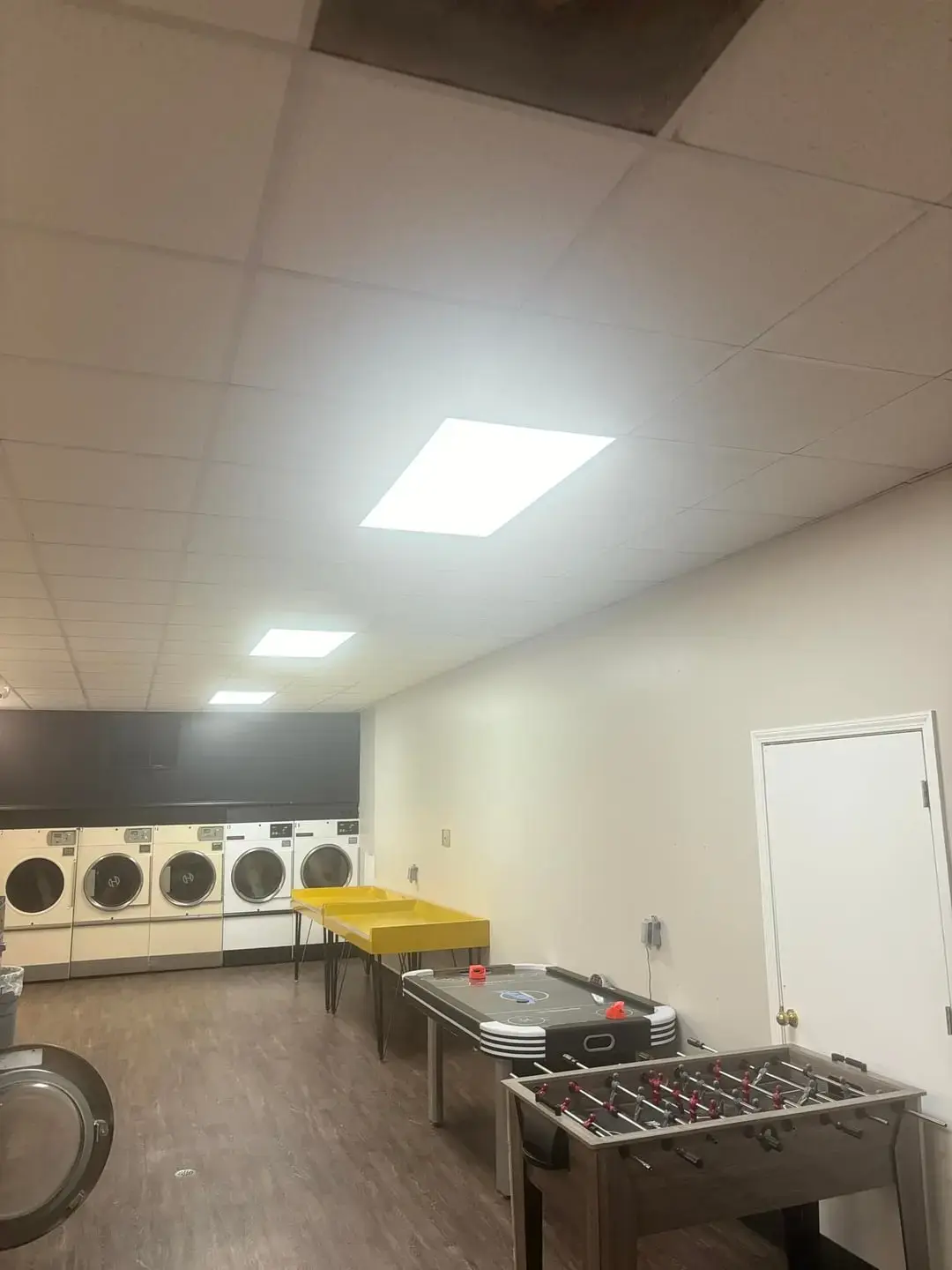 Waynesboro Laundry Room - Image 6