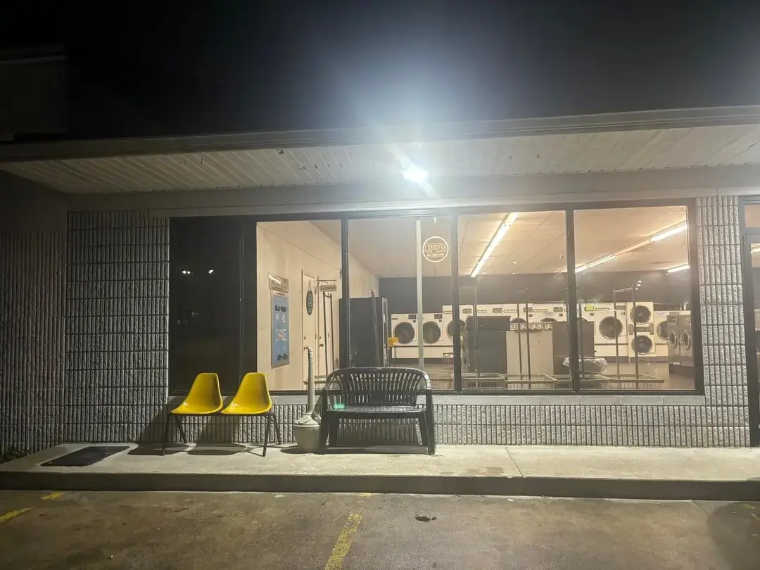 Waynesboro Laundry Room - Image 1