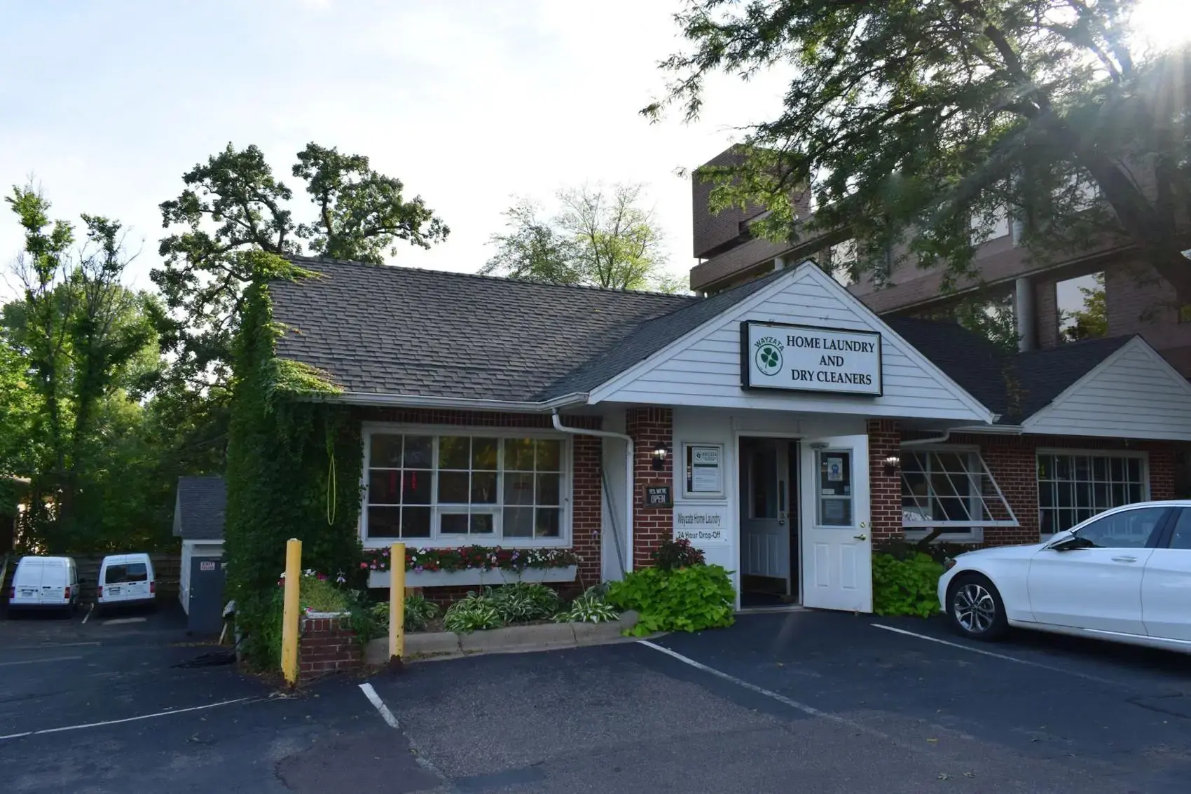 Wayzata Home Laundry & Dry Cleaners - Image 3