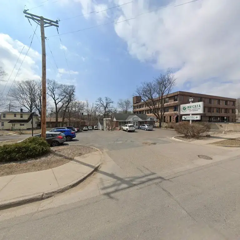 Wayzata Home Laundry & Dry Cleaners thumbnail 2