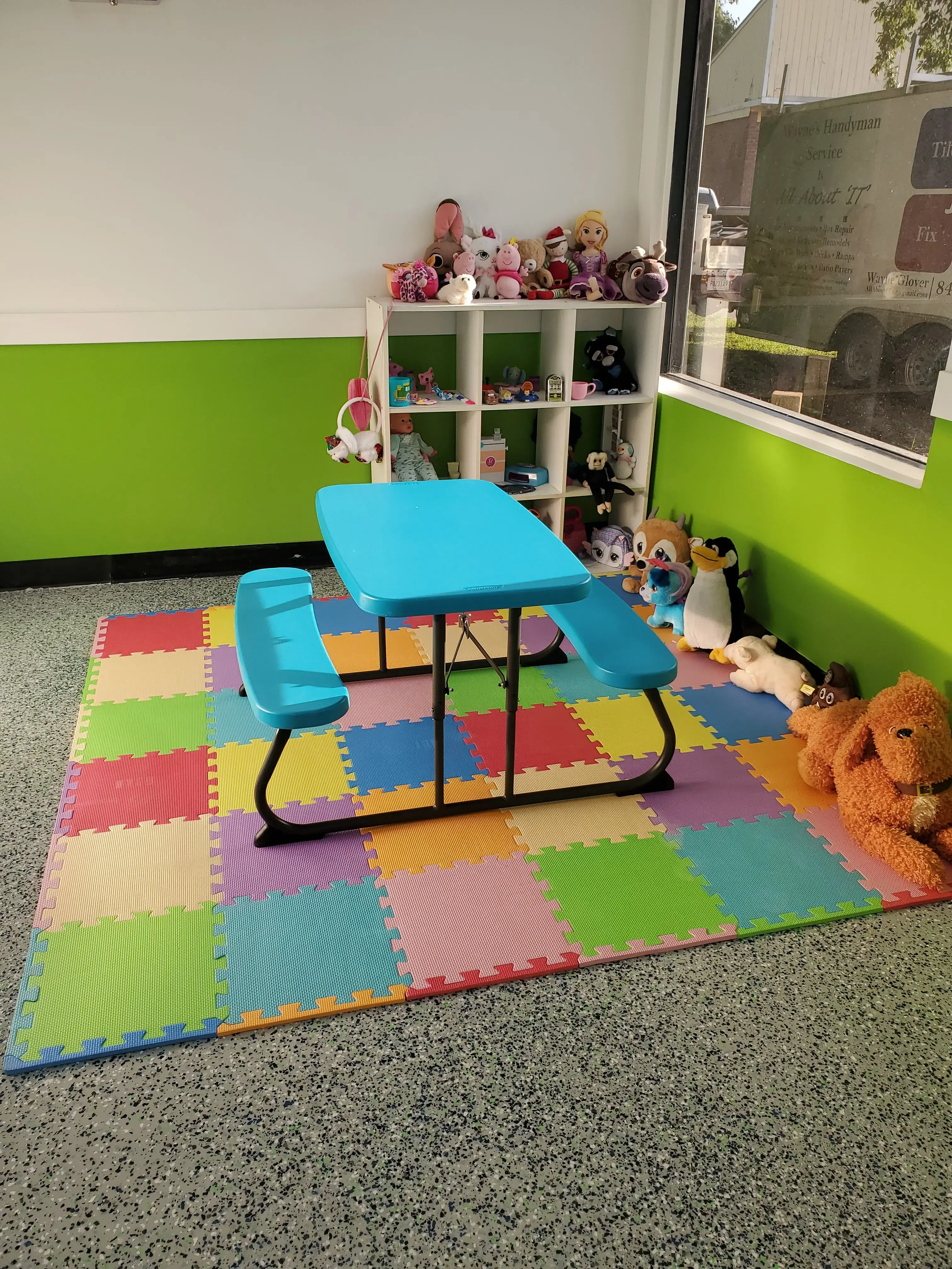 We Fold Laundromat - Image 5