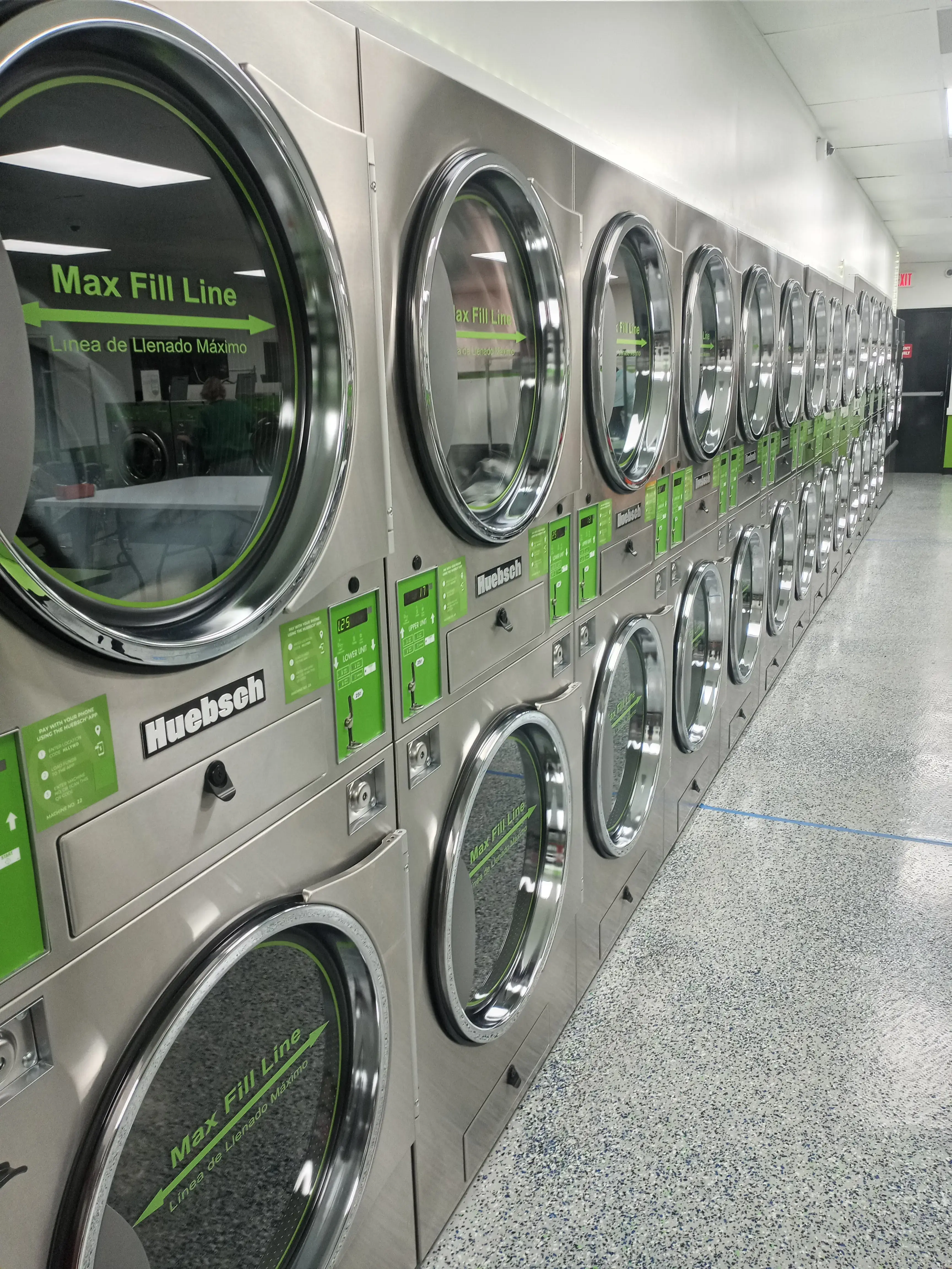 We Fold Laundromat - Image 12