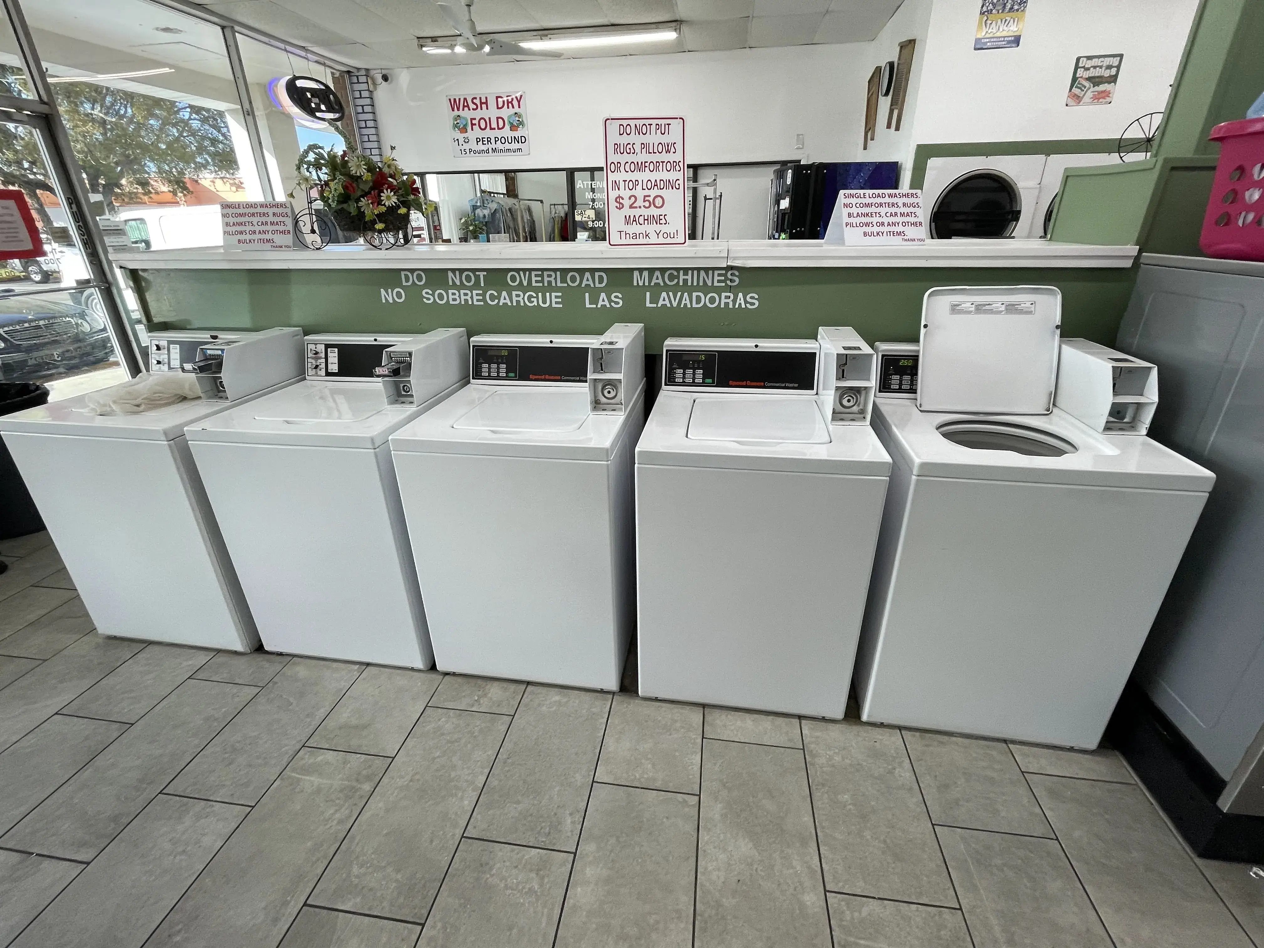 Weaver's Corner Laundromat thumbnail 4
