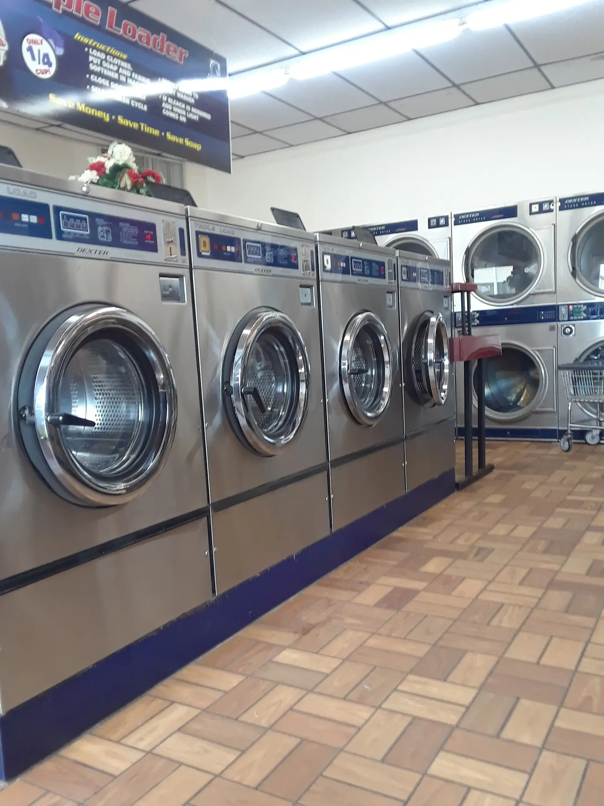 Webster Square Laundry - Image 6