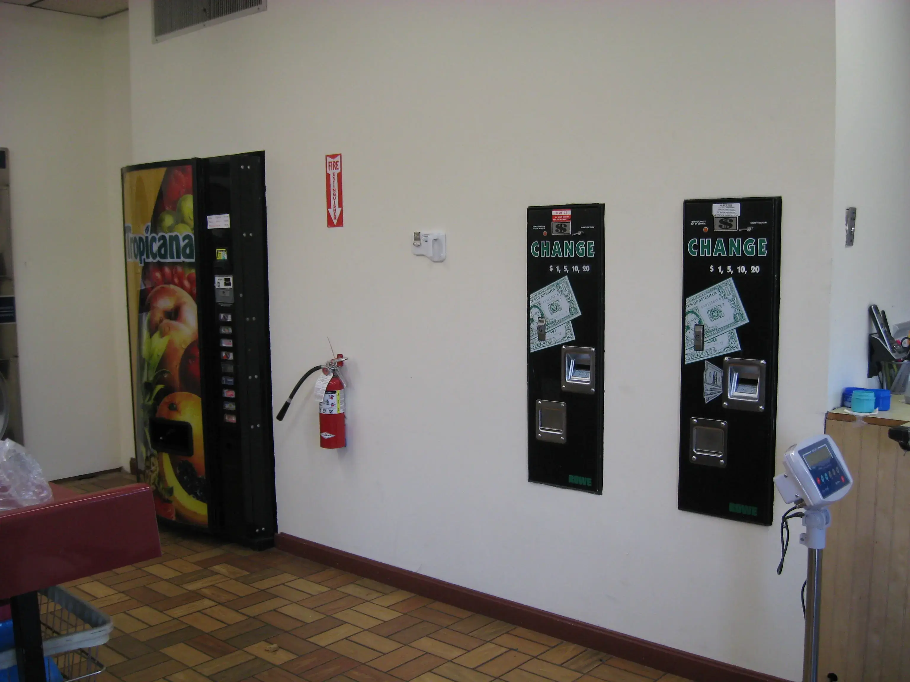 Webster Square Laundry - Image 3