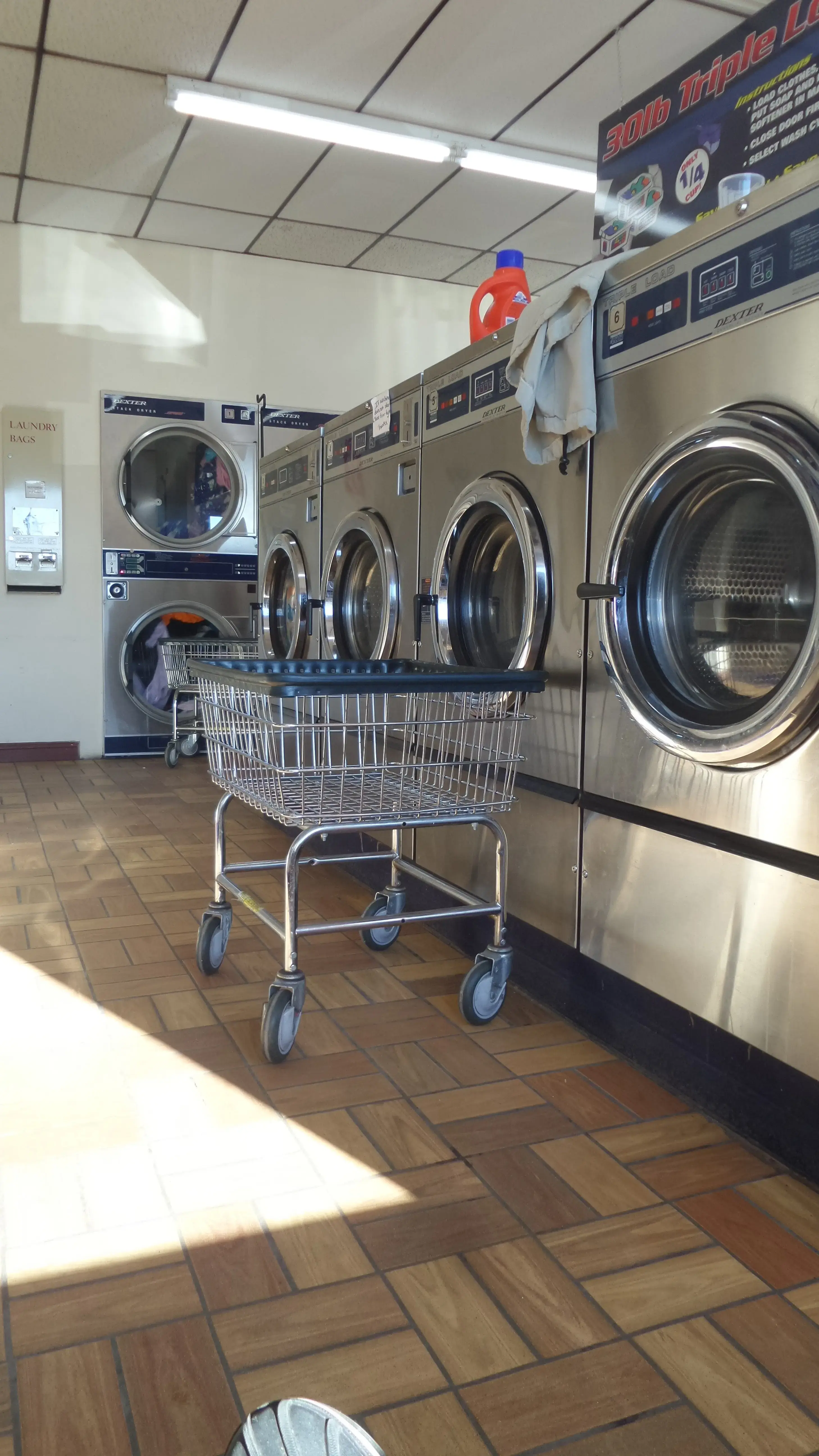 Webster Square Laundry thumbnail 5