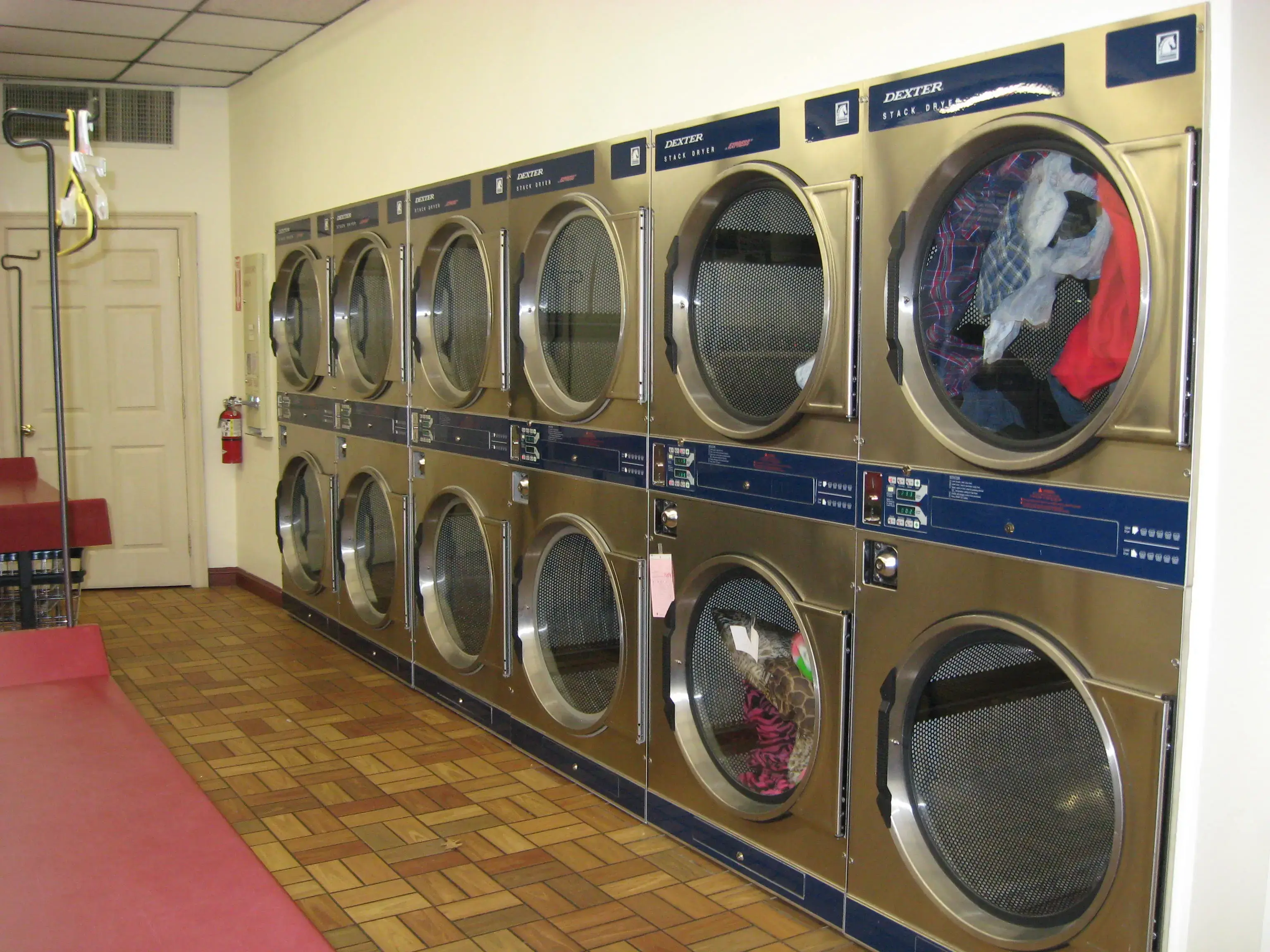 Webster Square Laundry thumbnail 4