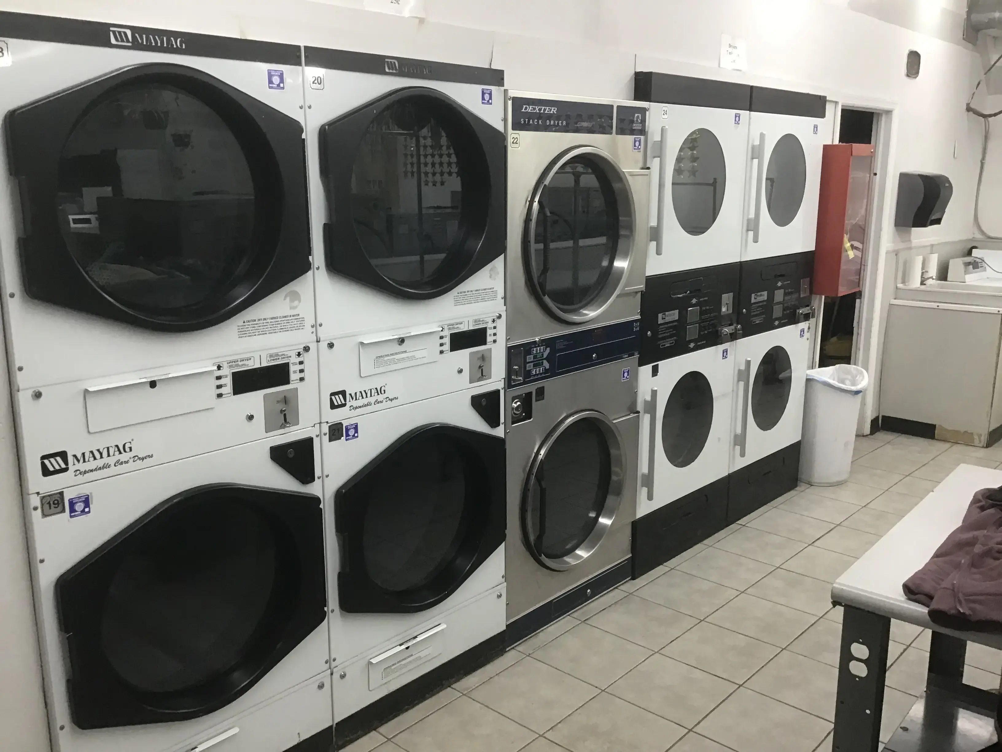 Weldon's Berlin Laundromat thumbnail 5