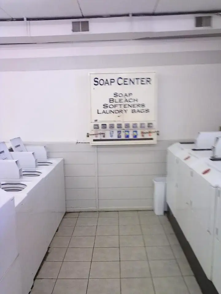Weldon's Berlin Laundromat thumbnail 19