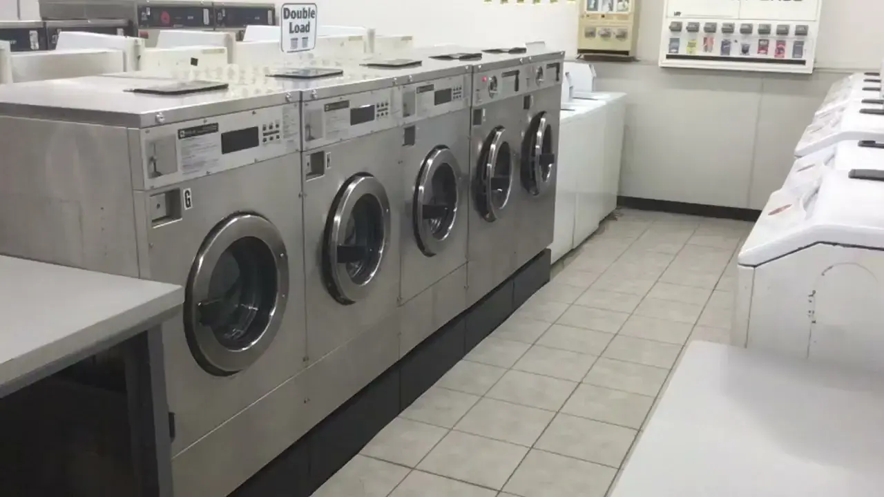 Weldon's Berlin Laundromat thumbnail 2