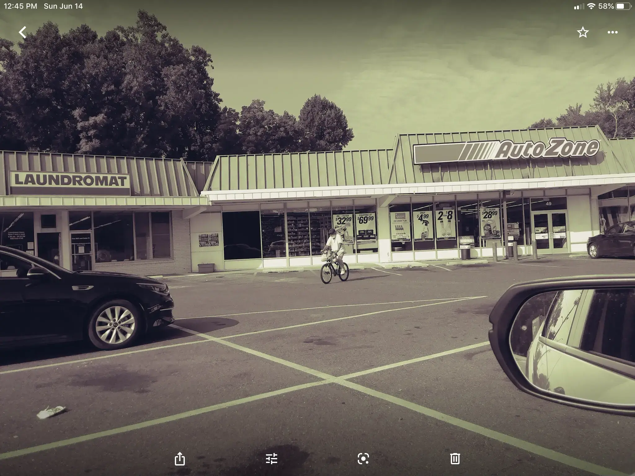 Weldon's Berlin Laundromat - Image 10