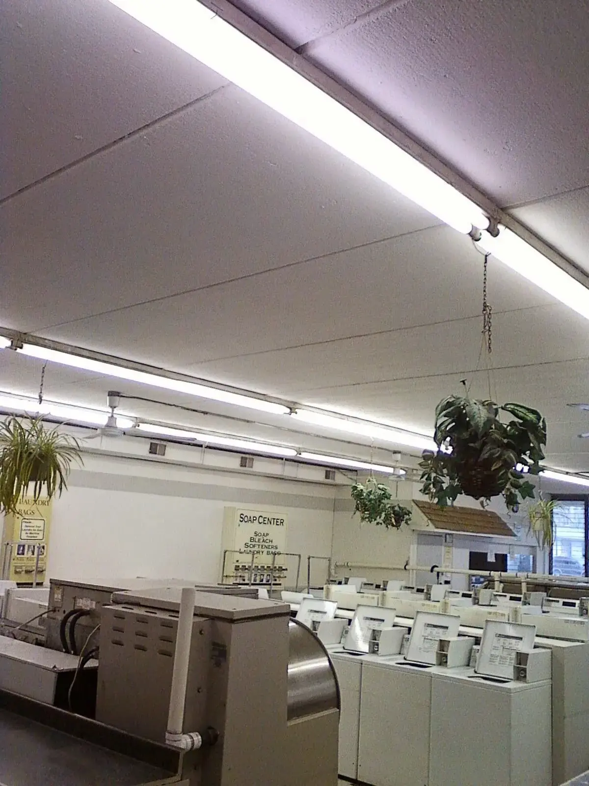 Weldon's Berlin Laundromat thumbnail 14