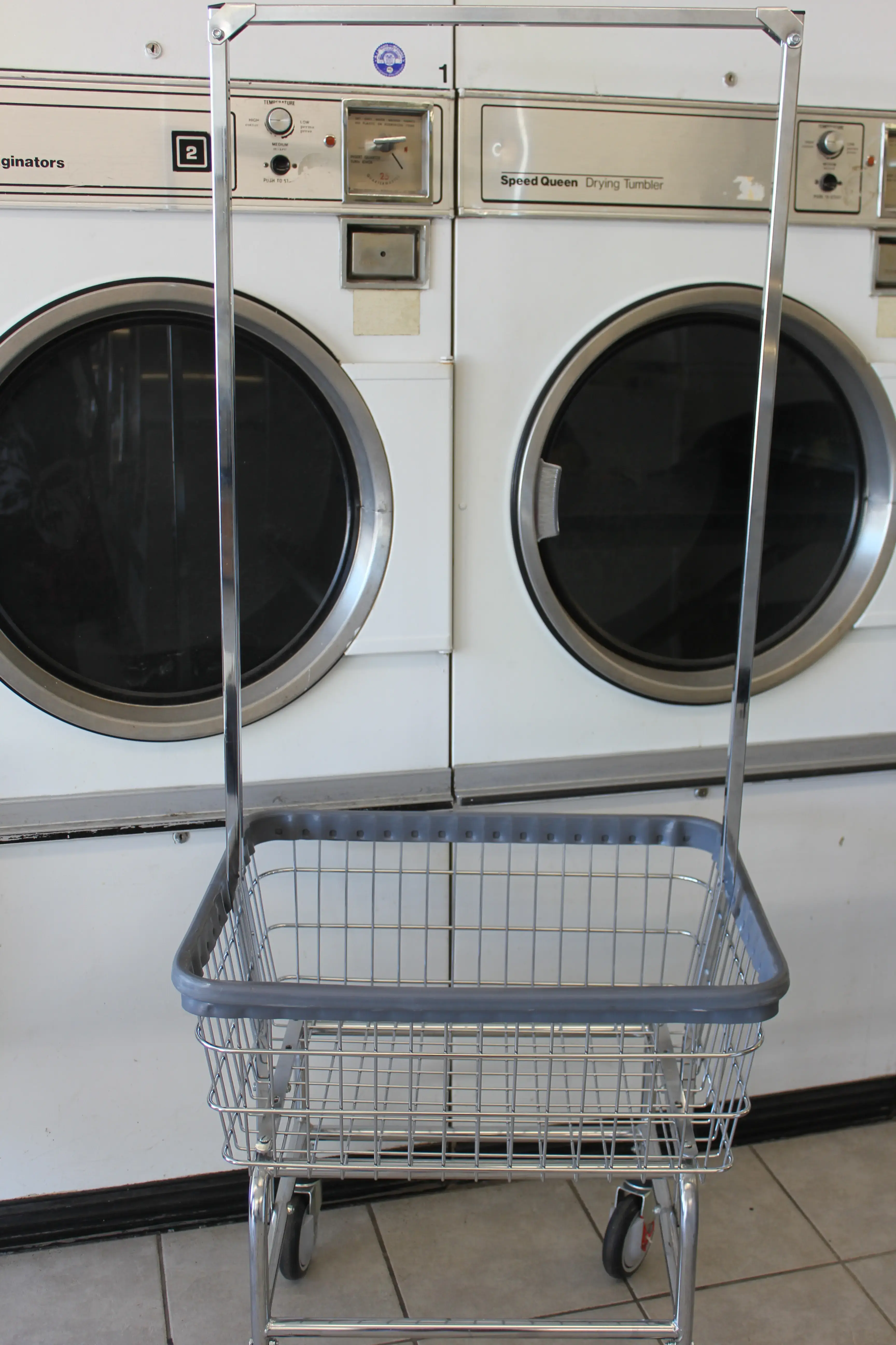 Weldon's Berlin Laundromat thumbnail 11