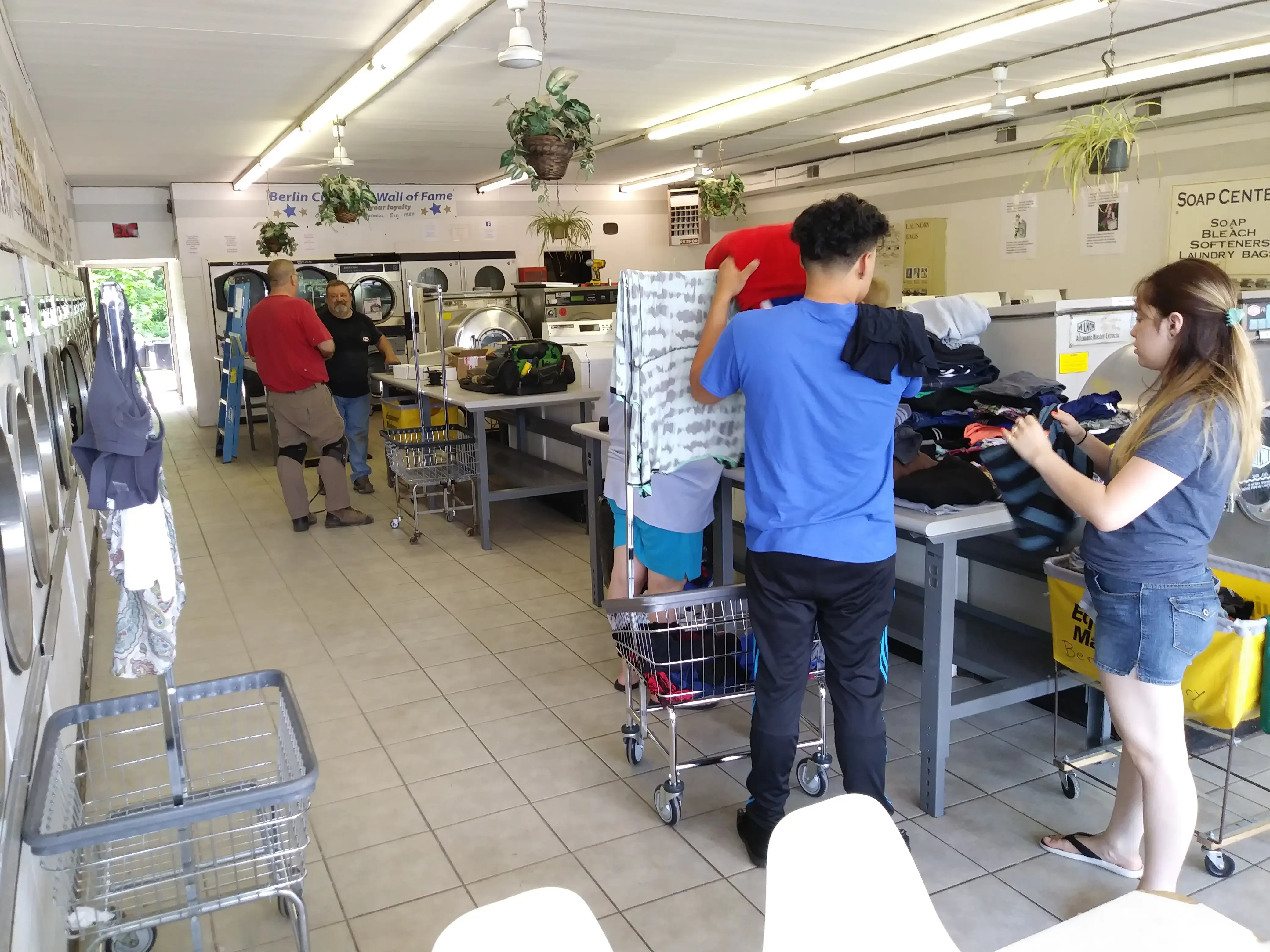 Weldon's Berlin Laundromat thumbnail 12
