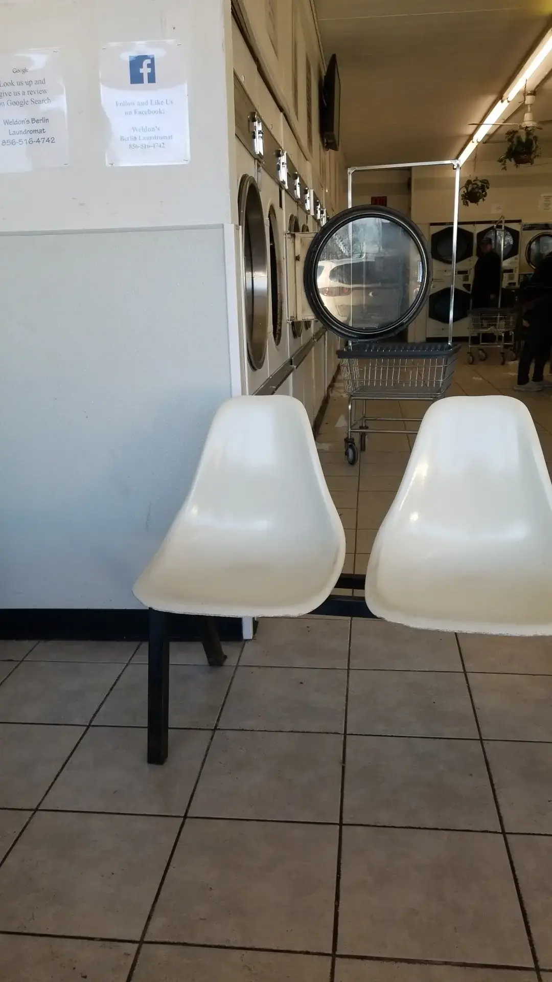 Weldon's Berlin Laundromat thumbnail 16